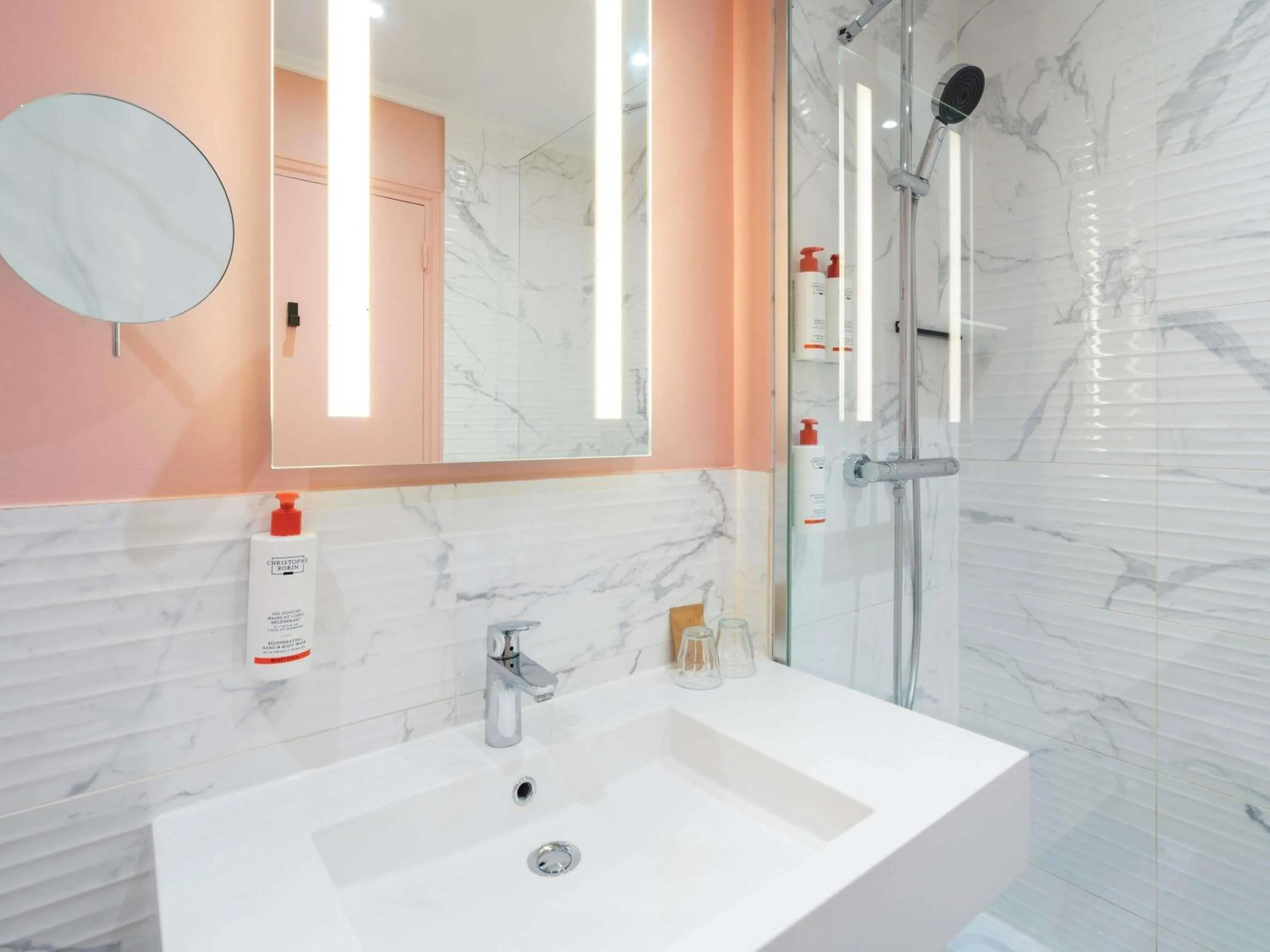 Bedroom in Grand Hotel des Brotteaux Lyon - Handwritten Collection