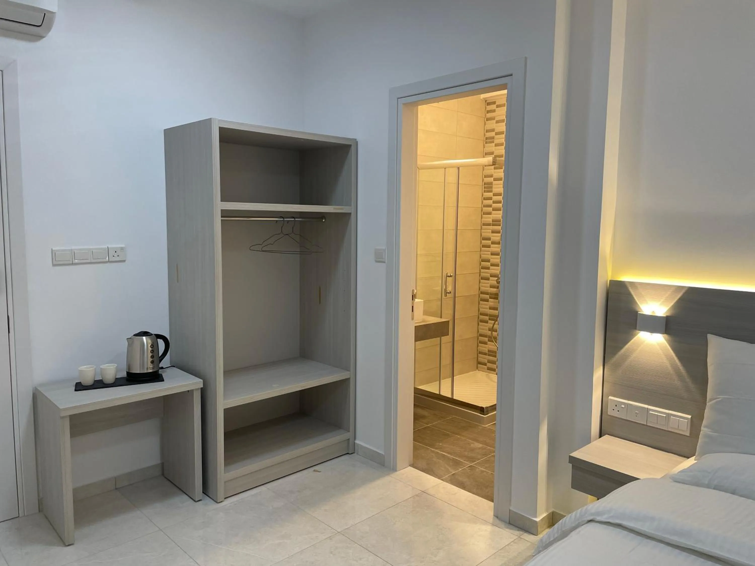 Coffee/tea facilities, Bed in La Veranda Hotel