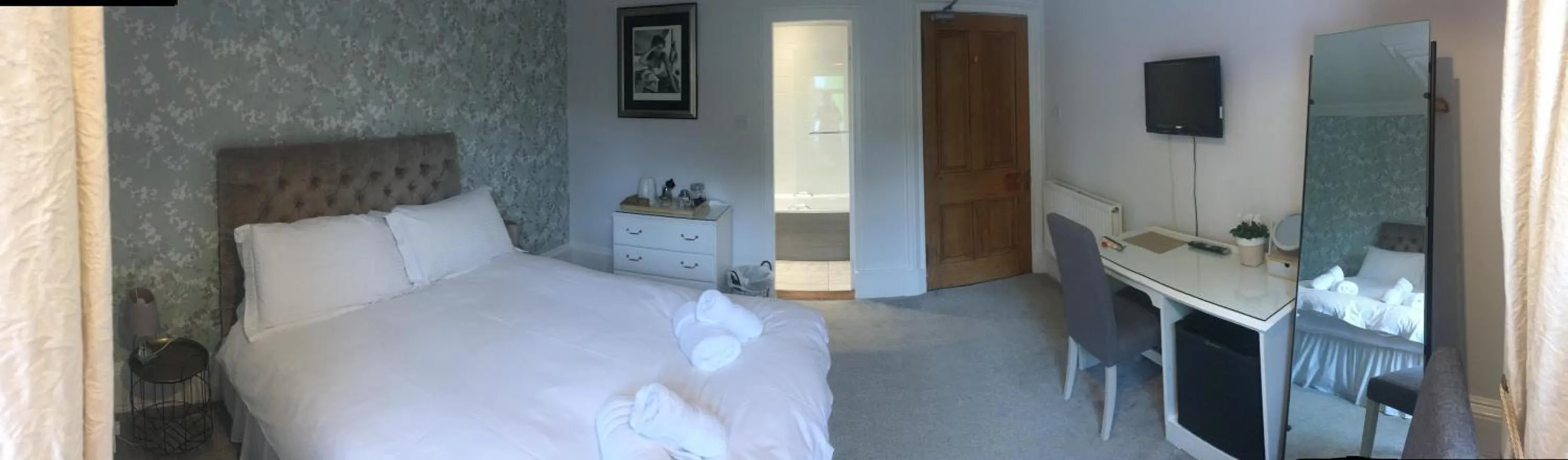 Photo of the whole room, Bed in The Colintraive