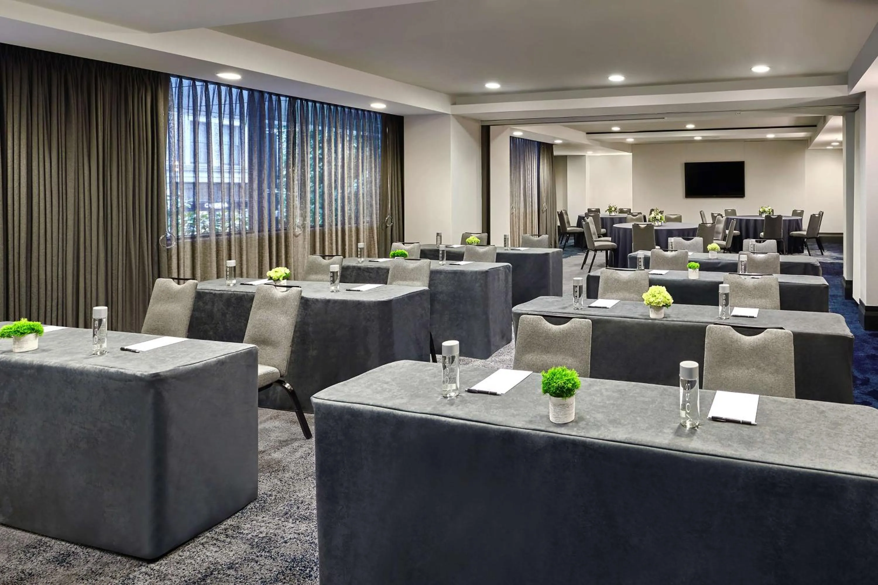 Meeting/conference room in Hotel 1000, LXR Hotels & Resorts