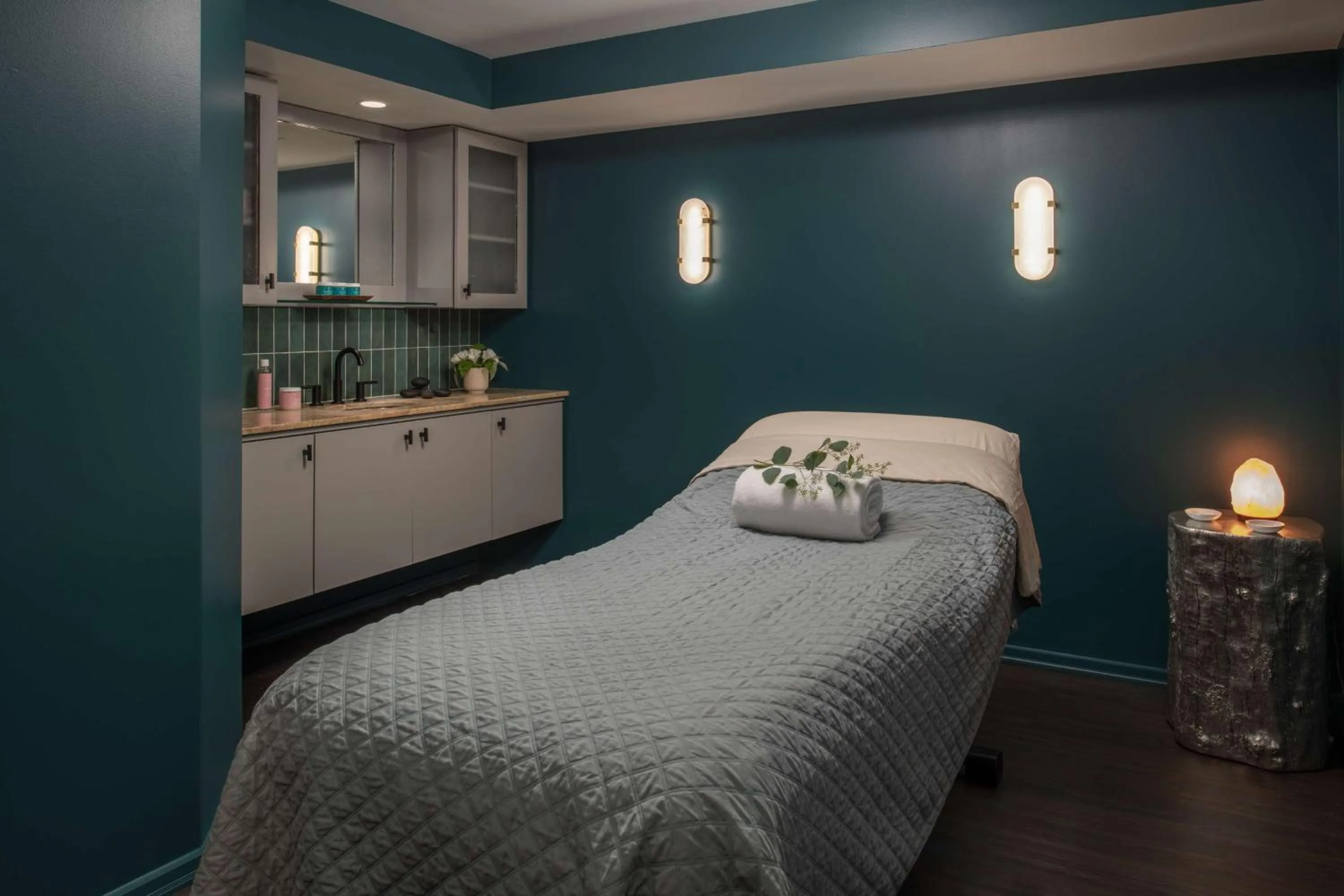 Spa and wellness centre/facilities, Bed in Hotel 1000, LXR Hotels & Resorts