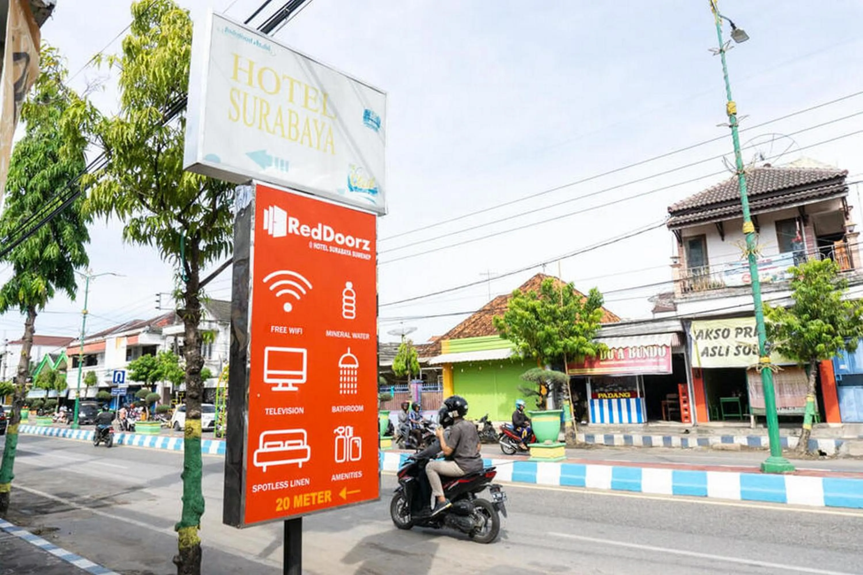RedDoorz @ Hotel Surabaya Sumenep