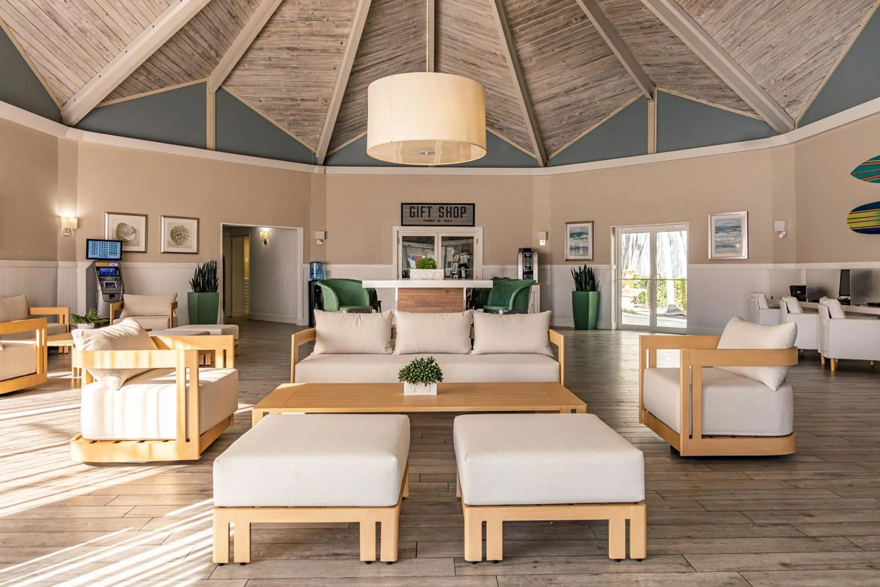 Lobby or reception in Palm Tree Club Miami