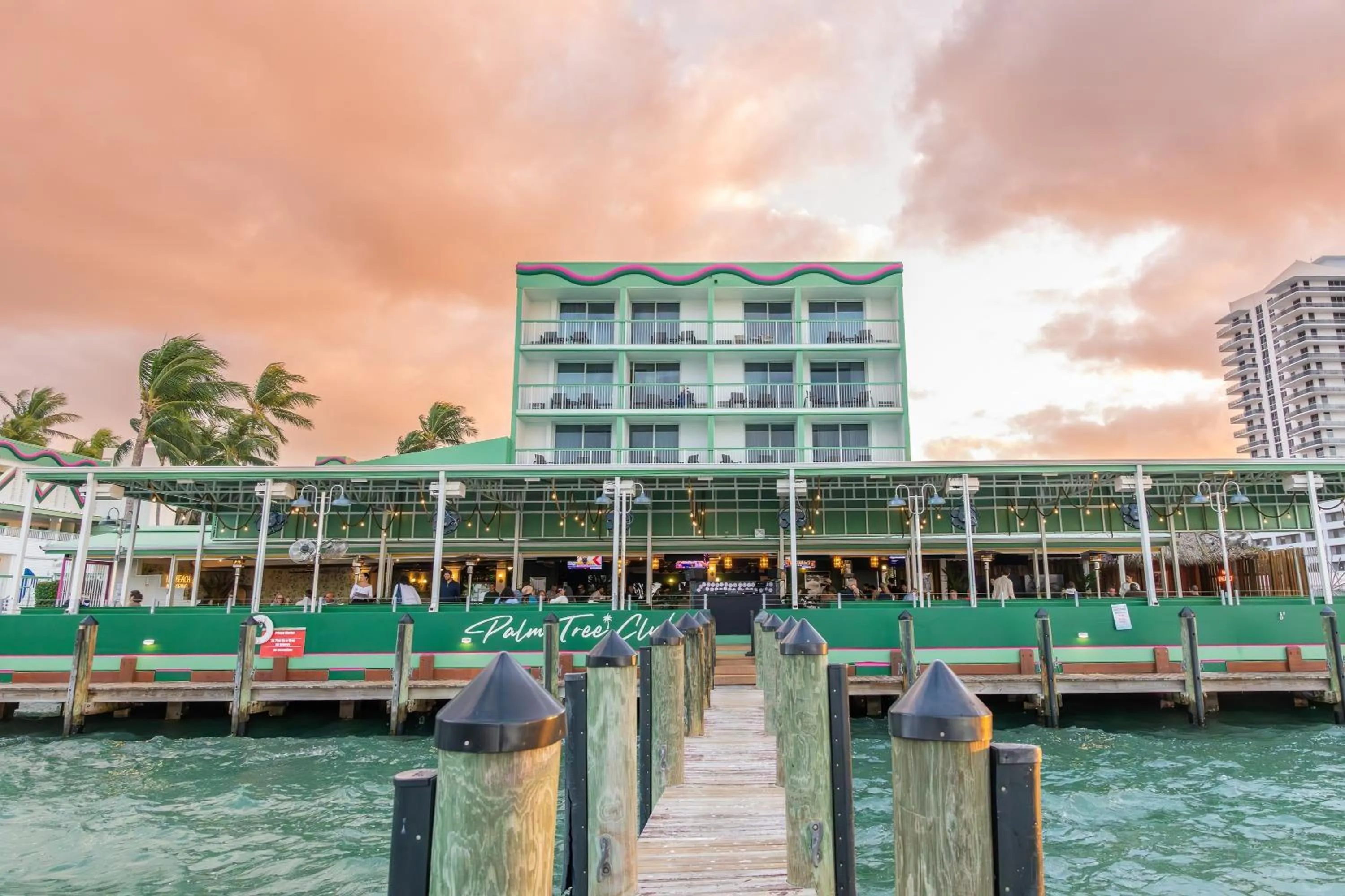 Property building in Palm Tree Club Miami