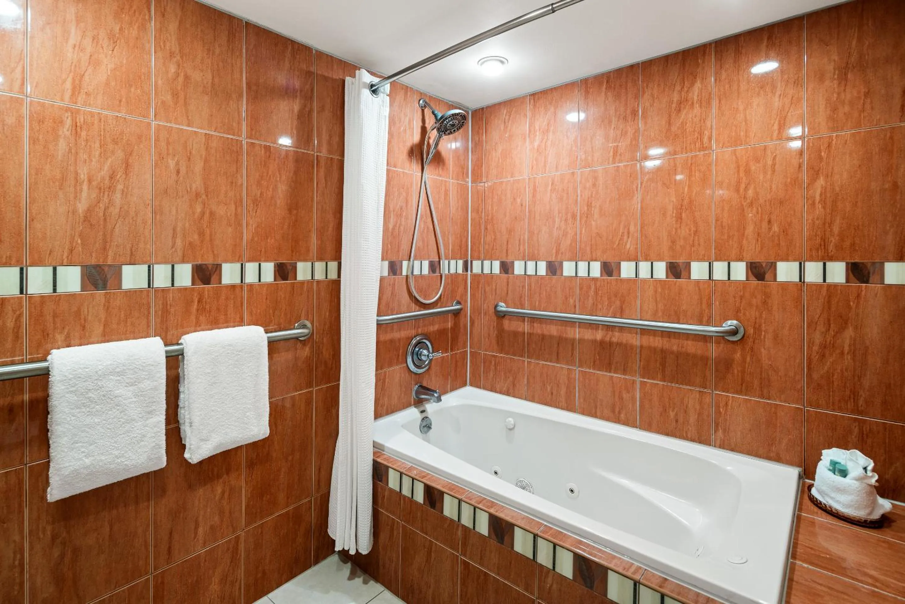 Shower in Palm Tree Club Miami