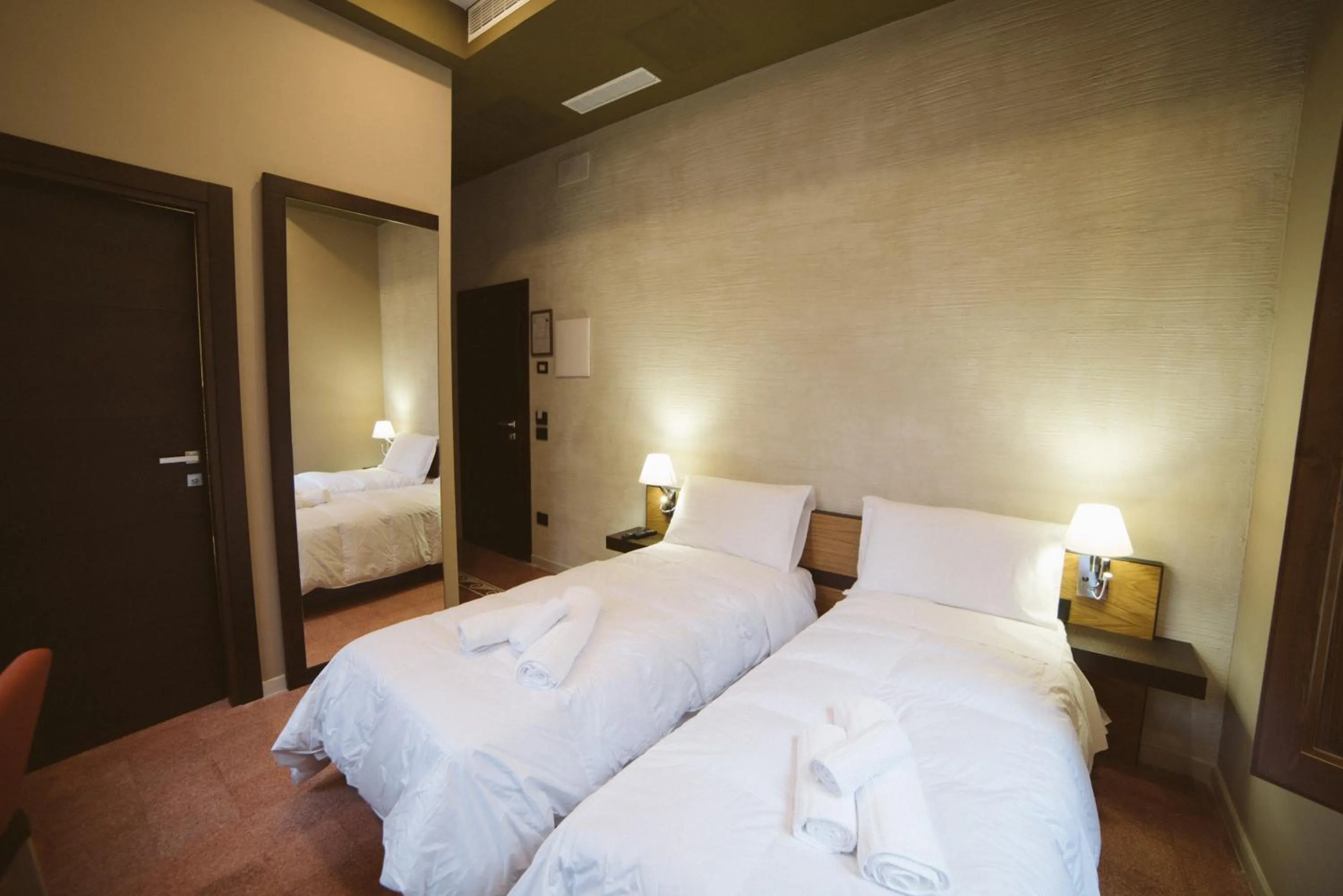 Photo of the whole room, Bed in Elda Hotel