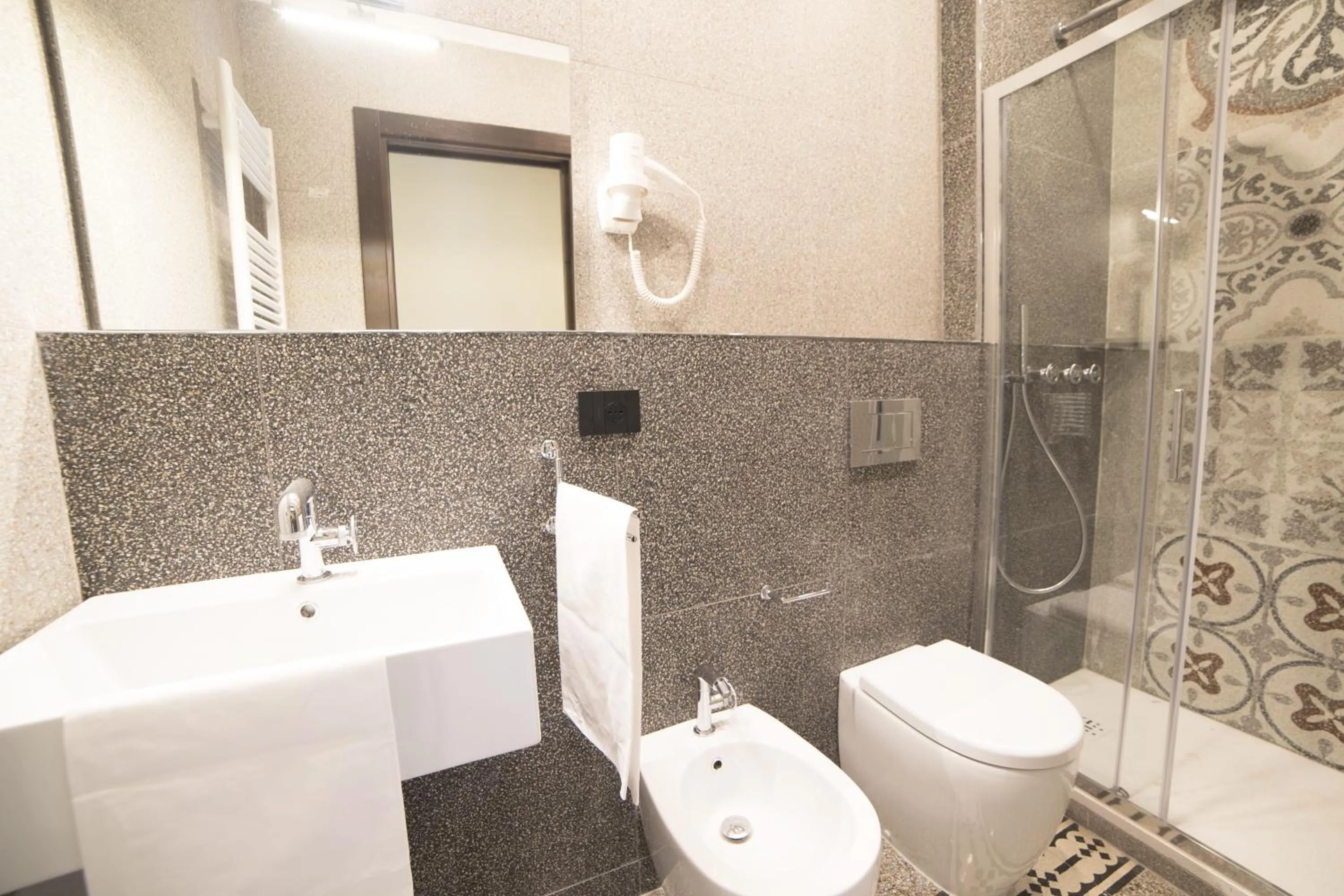 Bathroom in Elda Hotel