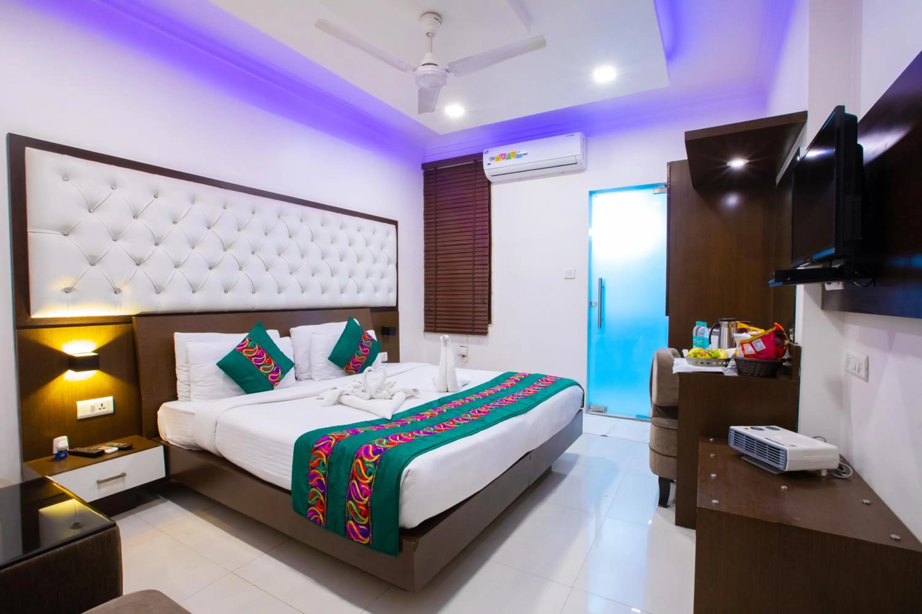 Bed in HOTEL SURYA INTERNATIONAL