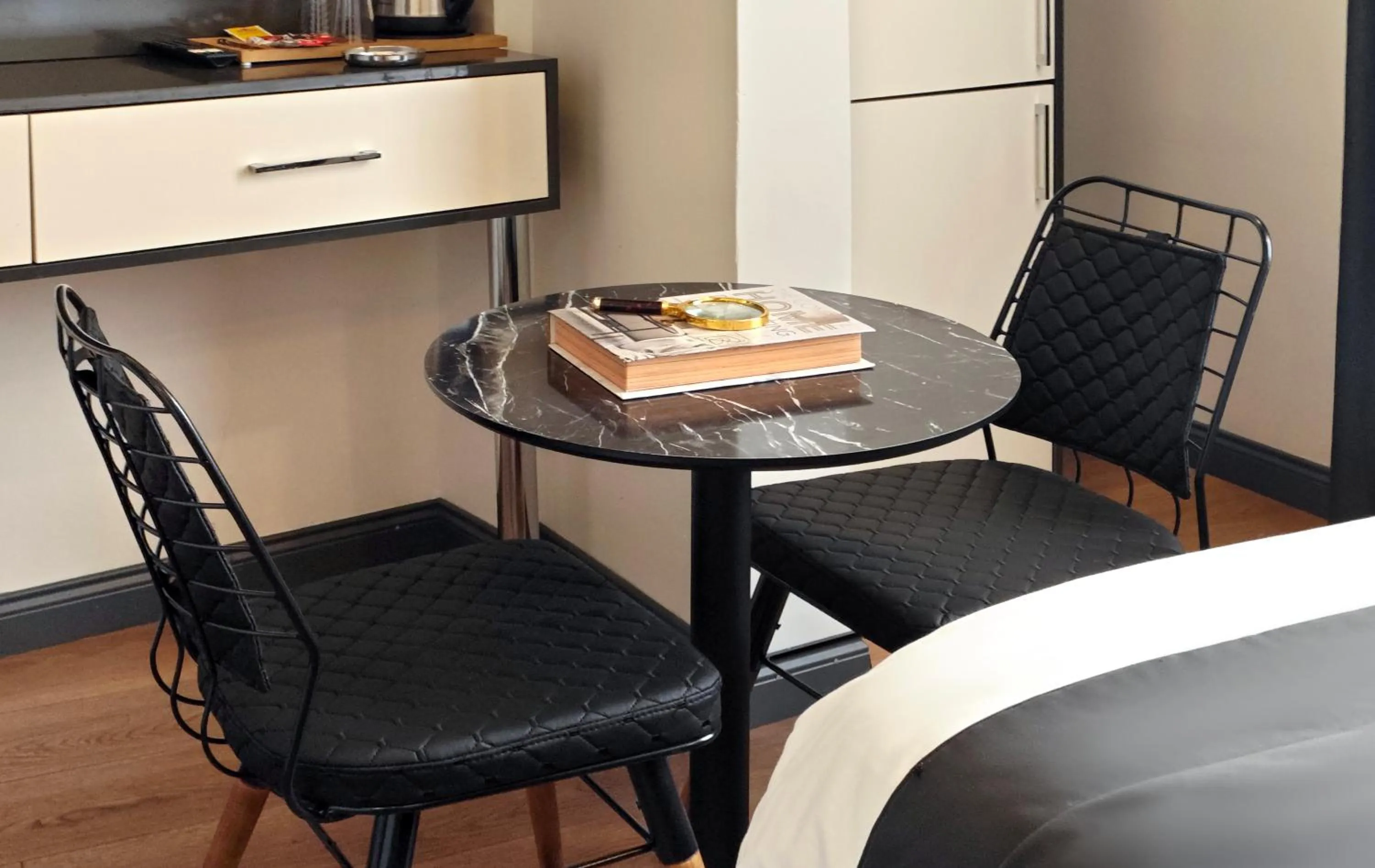 Seating area in Bakırköy Zeugma Suit Otel