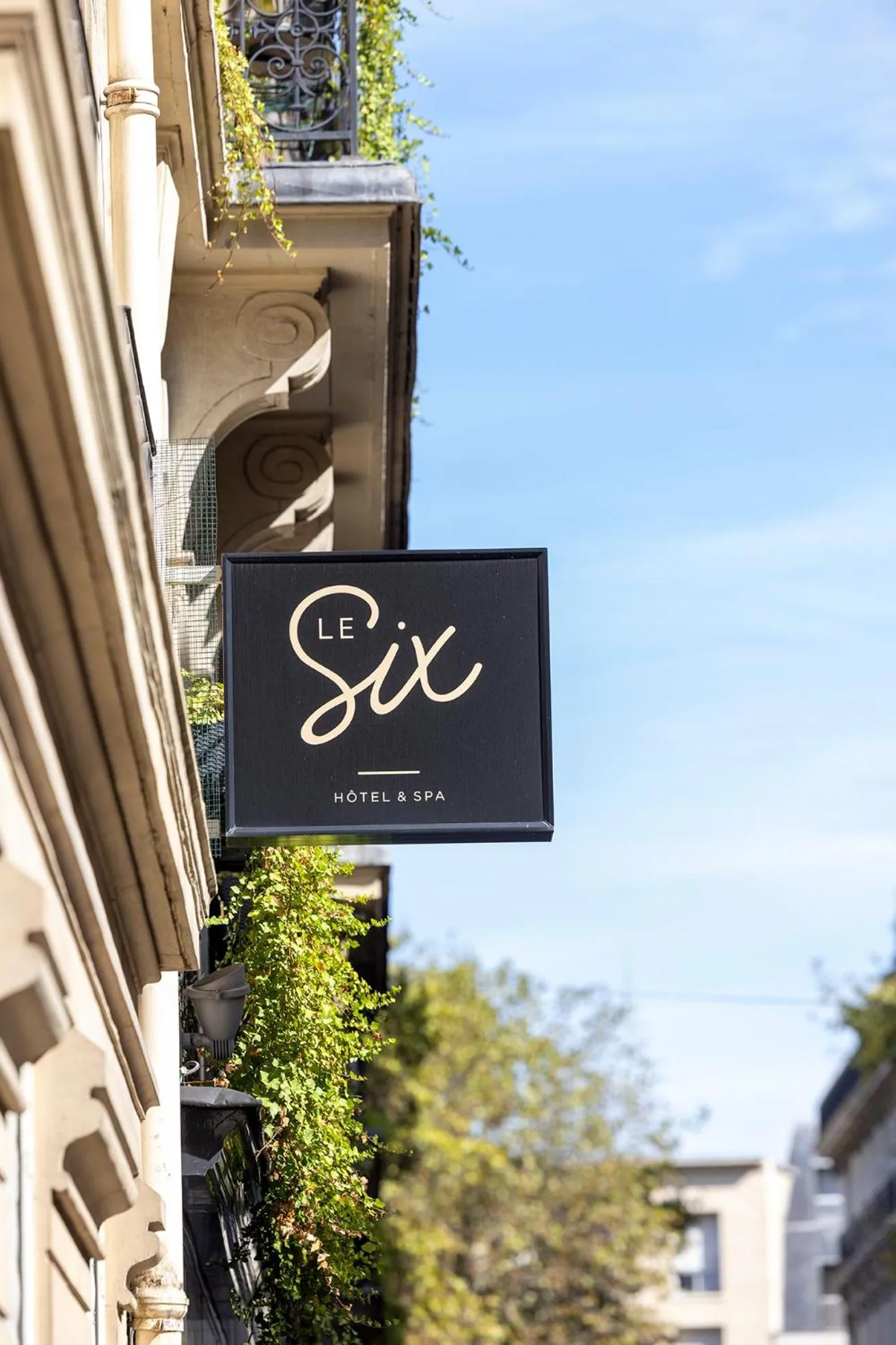 Spring in Hotel Le Six