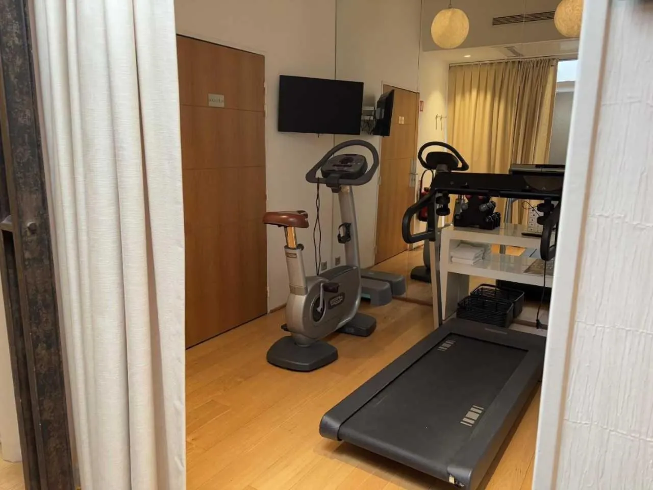 Fitness centre/facilities in Hotel Le Six