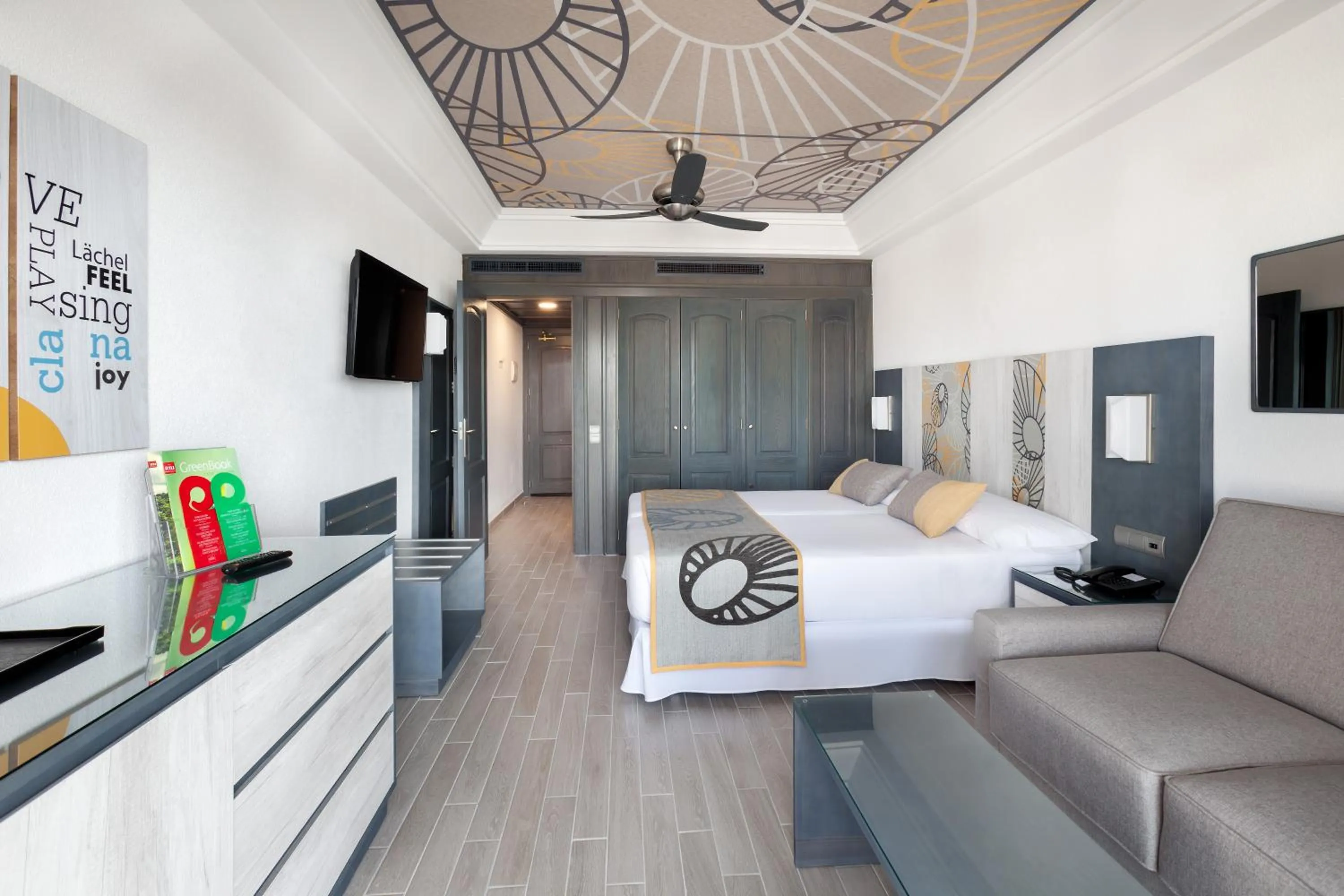 Bed in Hotel Riu Chiclana - All Inclusive