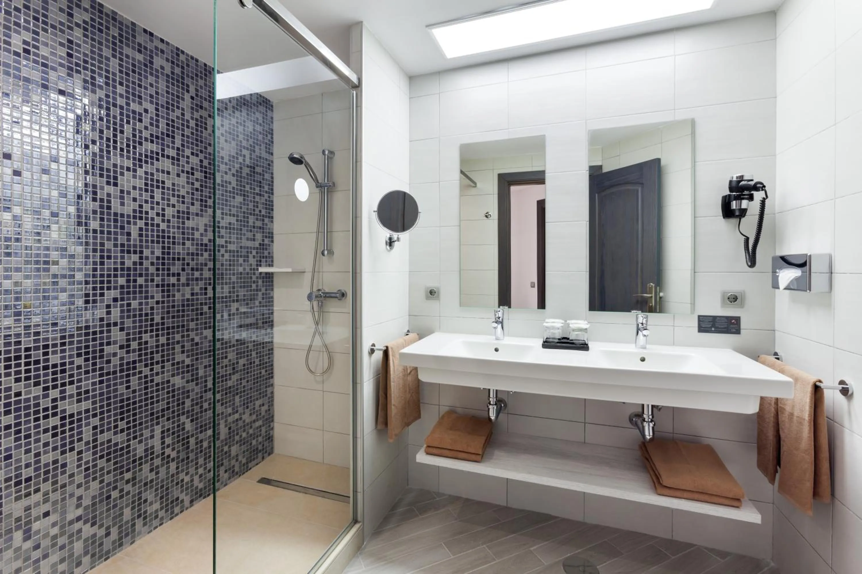 Shower in Hotel Riu Chiclana - All Inclusive