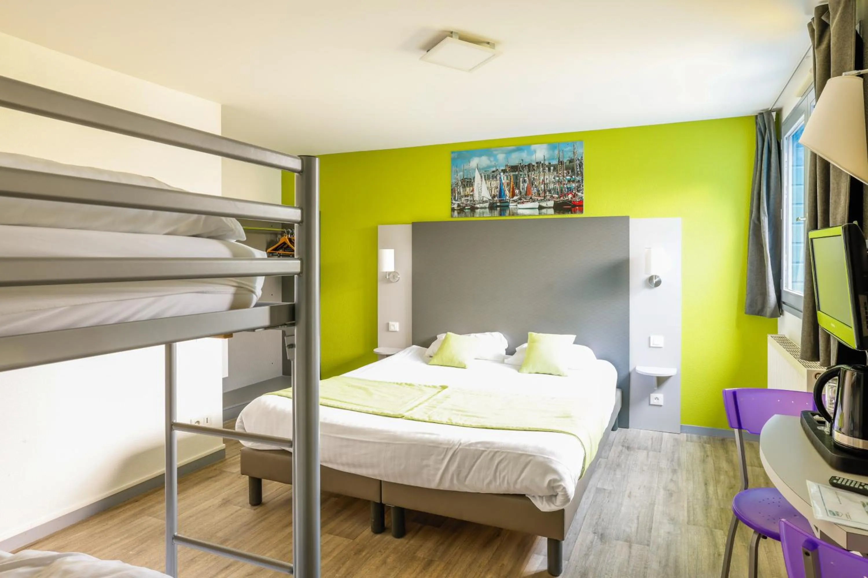 Bed in Hôtel de la baie de Paimpol