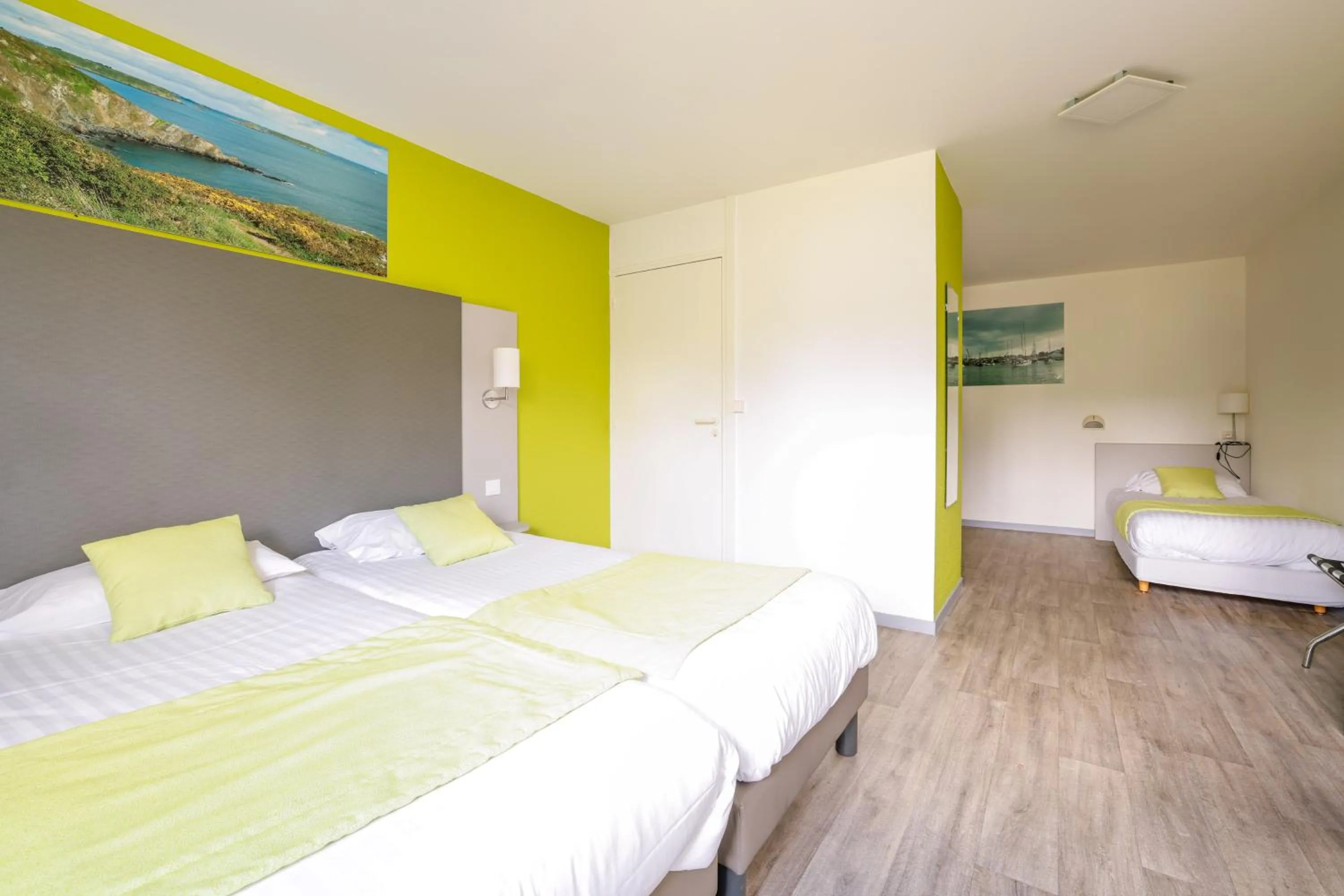 Bed in Hôtel de la baie de Paimpol