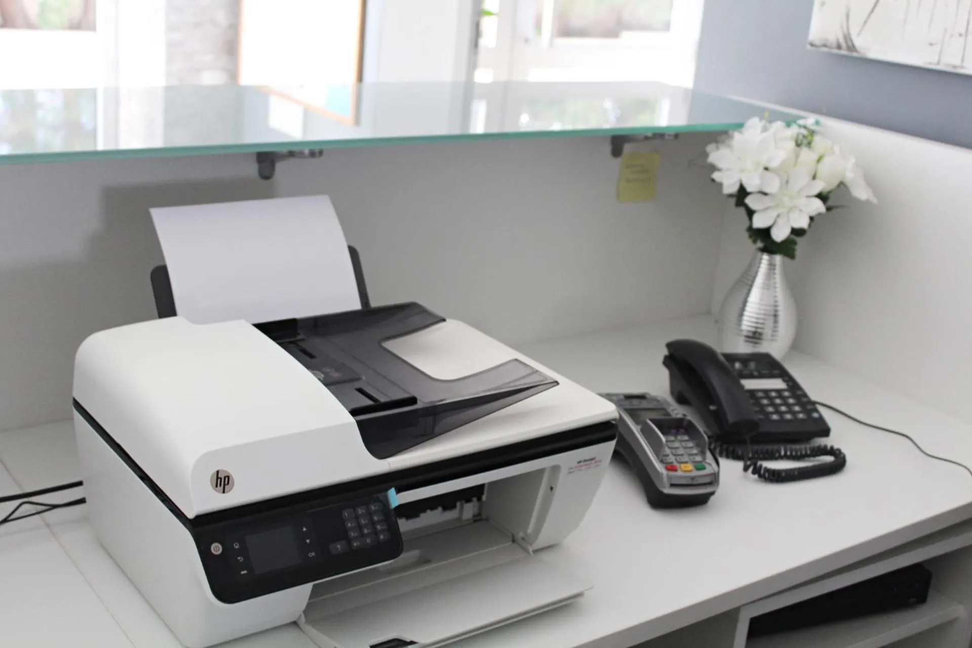 Business facilities in Maria Zintili Apartments