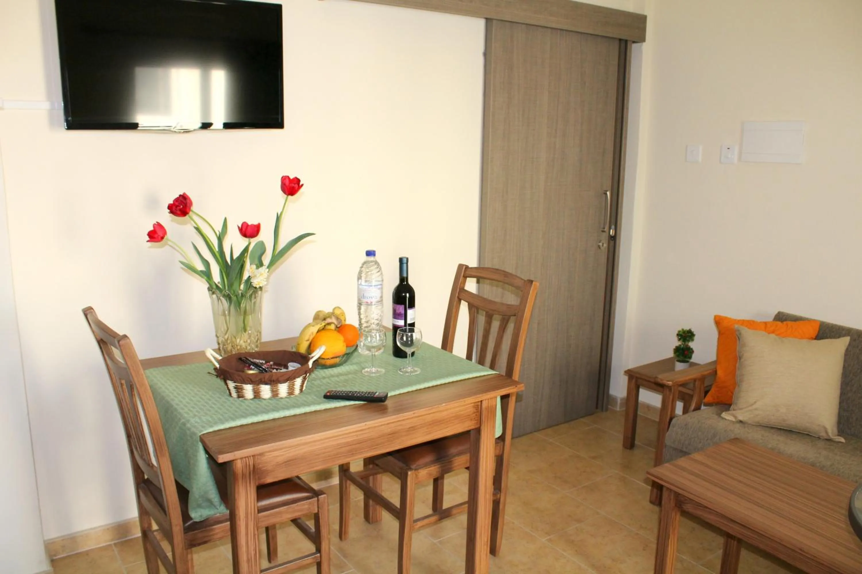 TV and multimedia in Maria Zintili Apartments