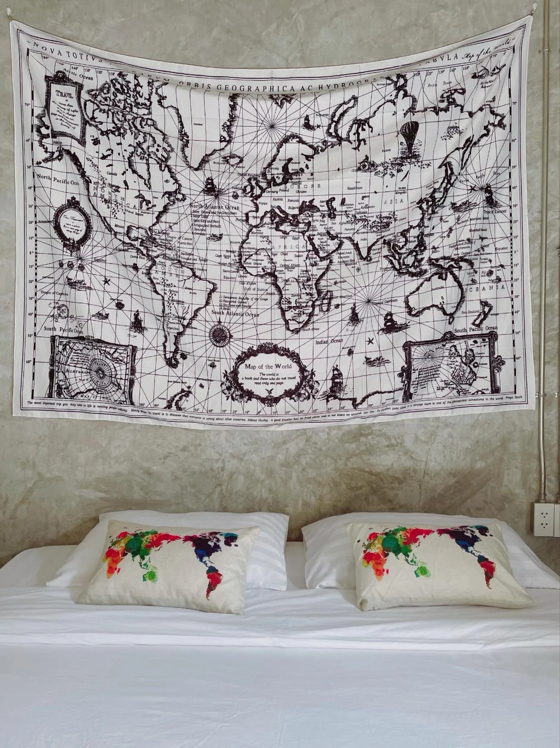 Bed in The LOCAL Ari