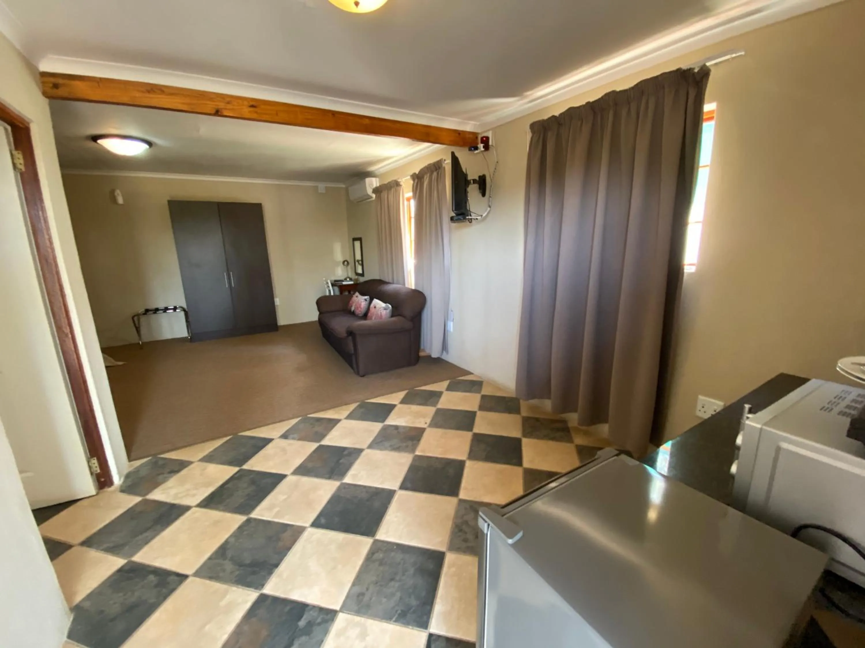 TV and multimedia, Bed in Lanseria Country Estate