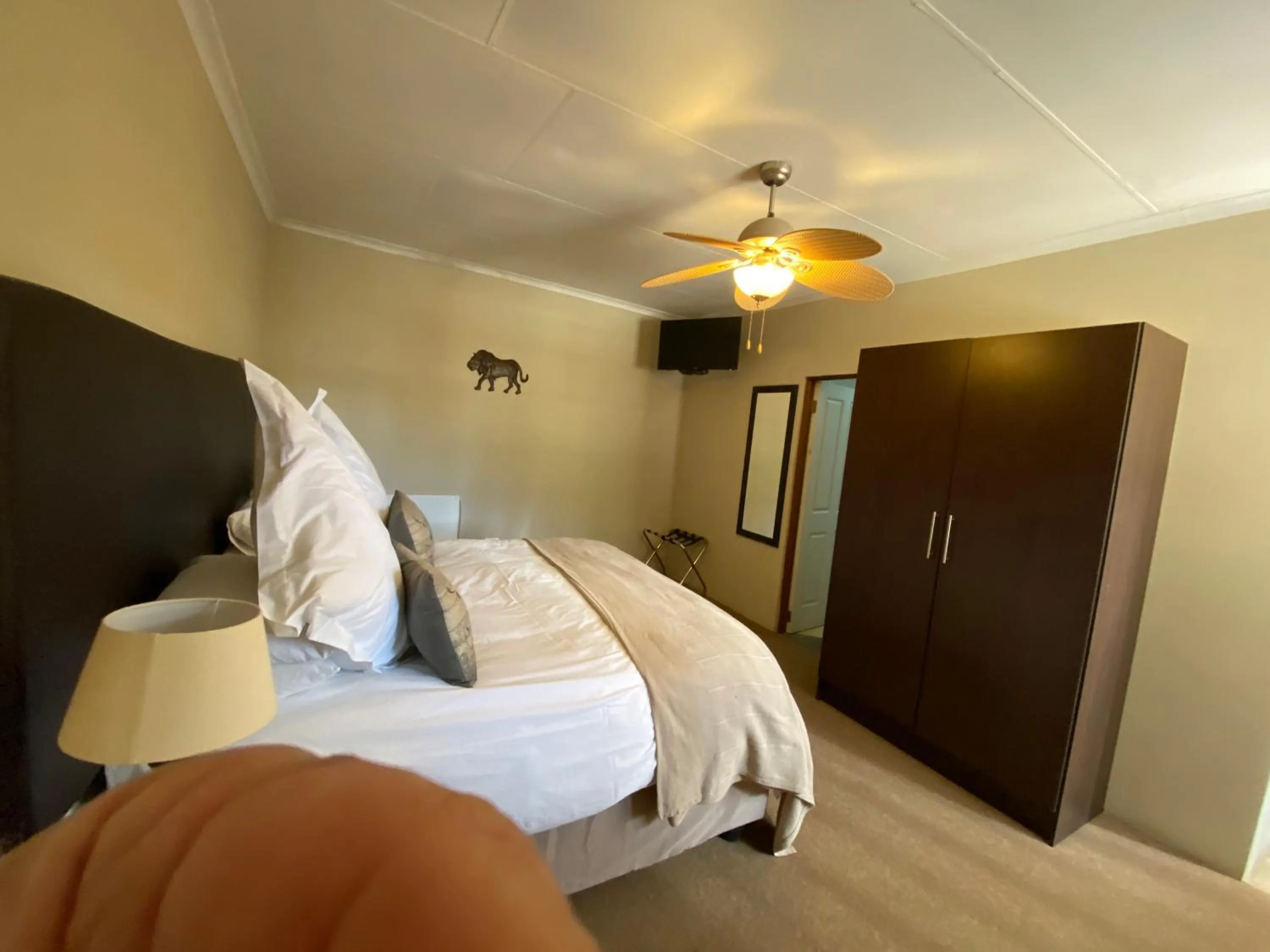 Bedroom, Bed in Lanseria Country Estate