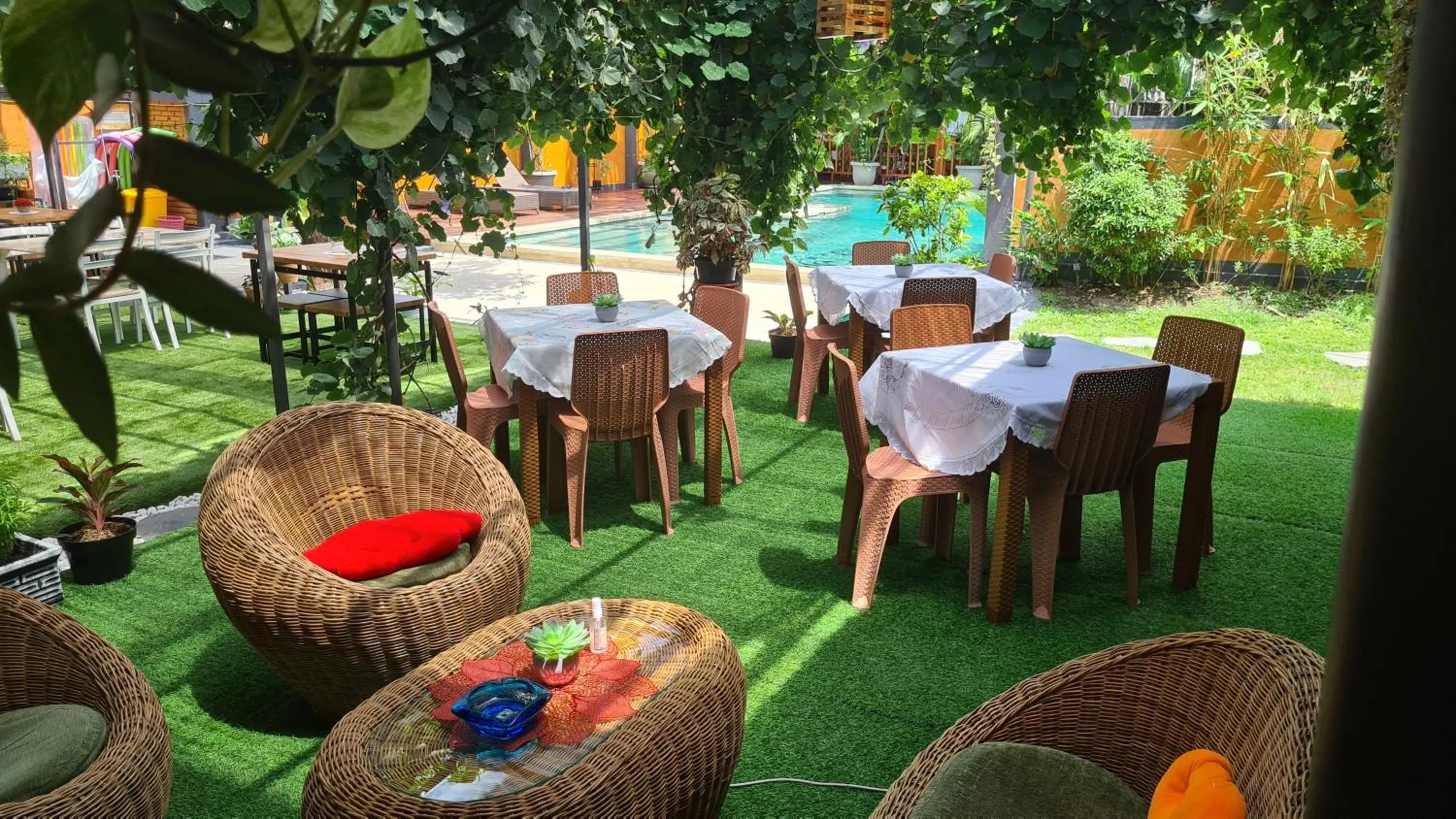 Patio in Dewi Sri Guesthouse