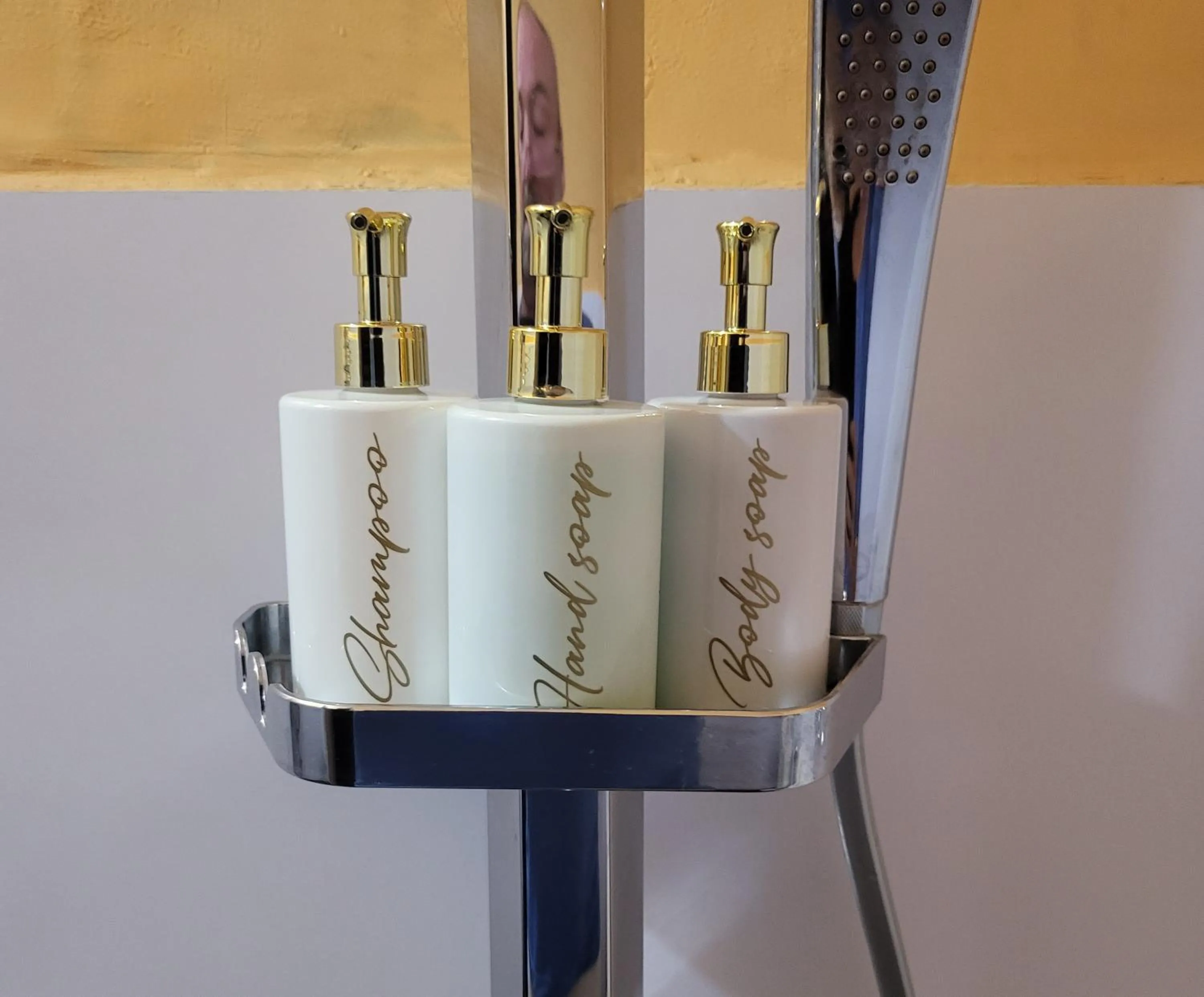 Bathroom in Dewi Sri Guesthouse