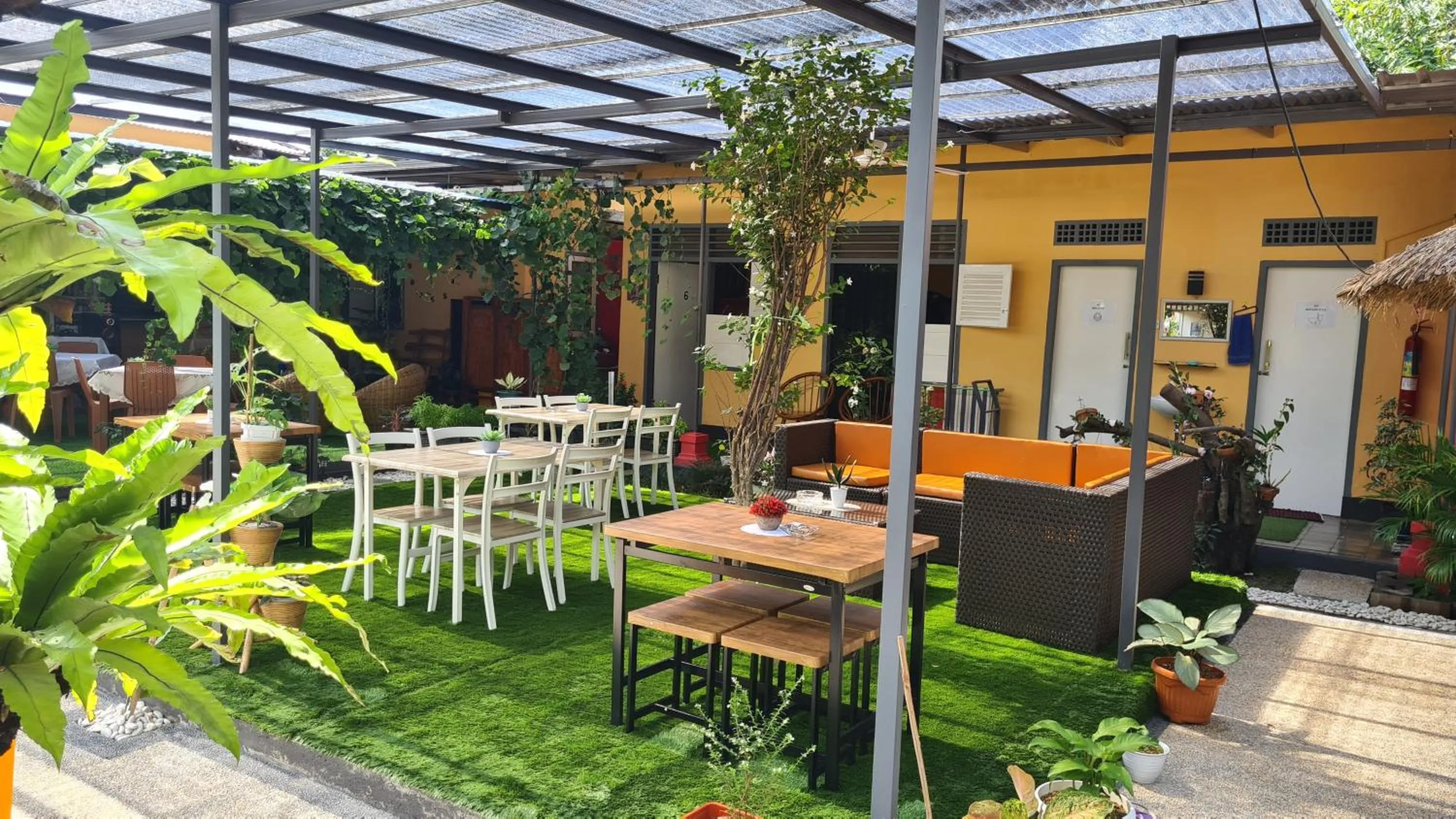 Patio in Dewi Sri Guesthouse