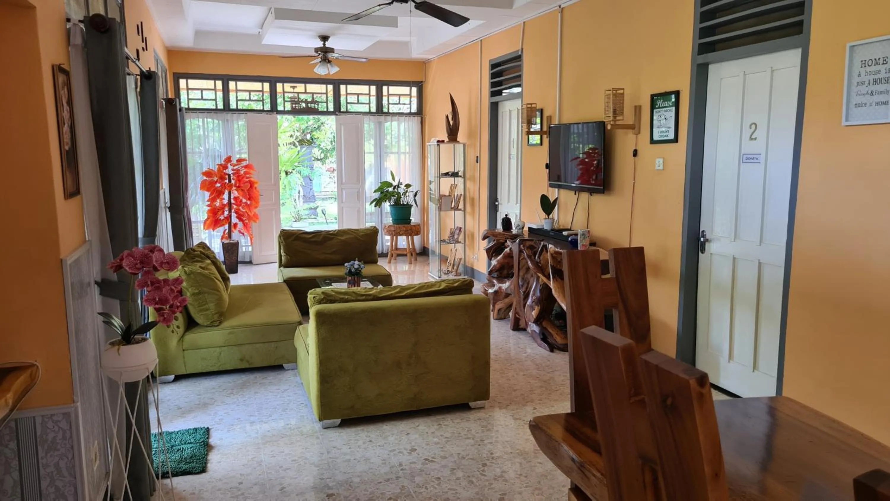 Living room in Dewi Sri Guesthouse