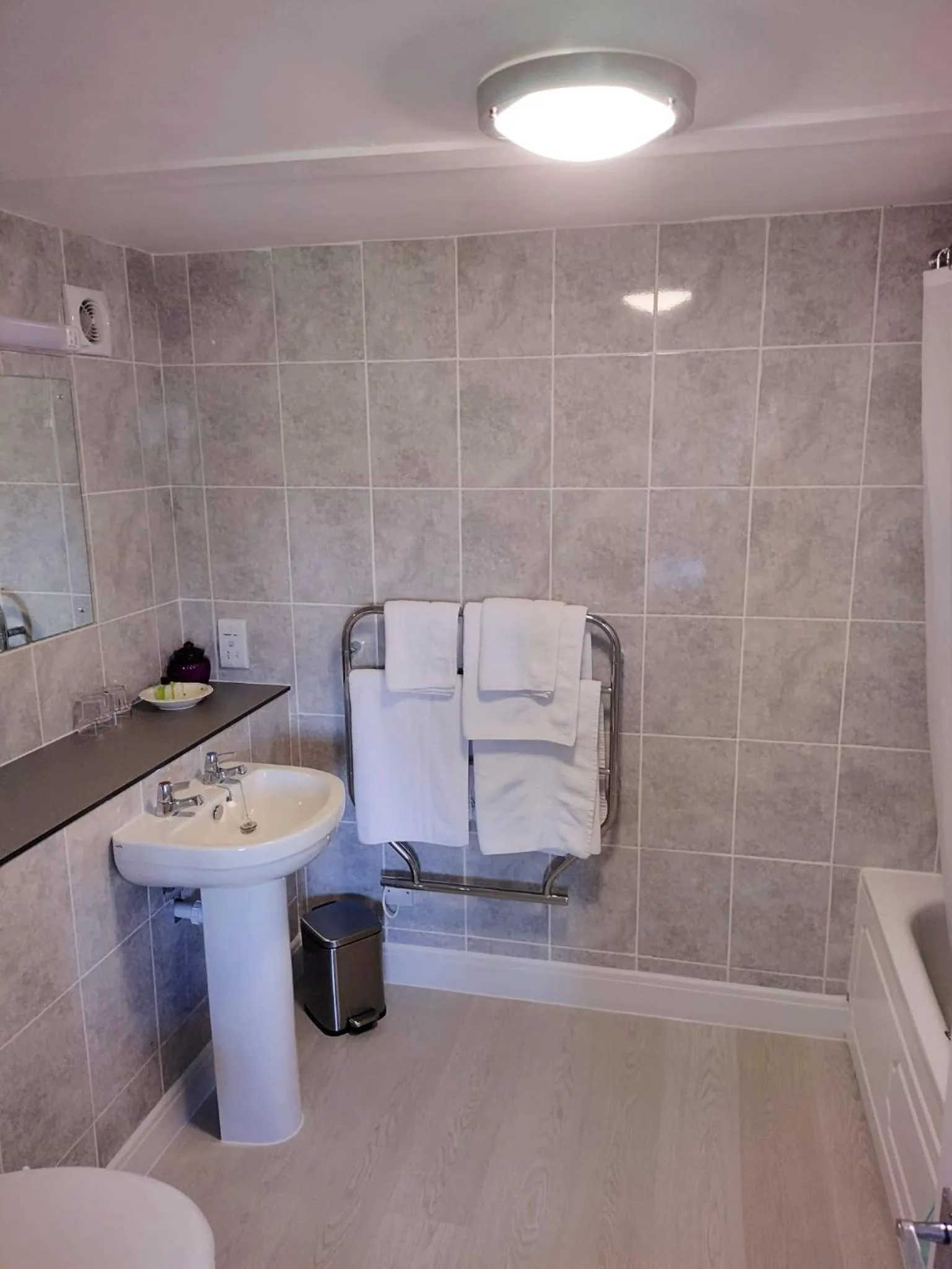 Bathroom in Chough's Nest Hotel