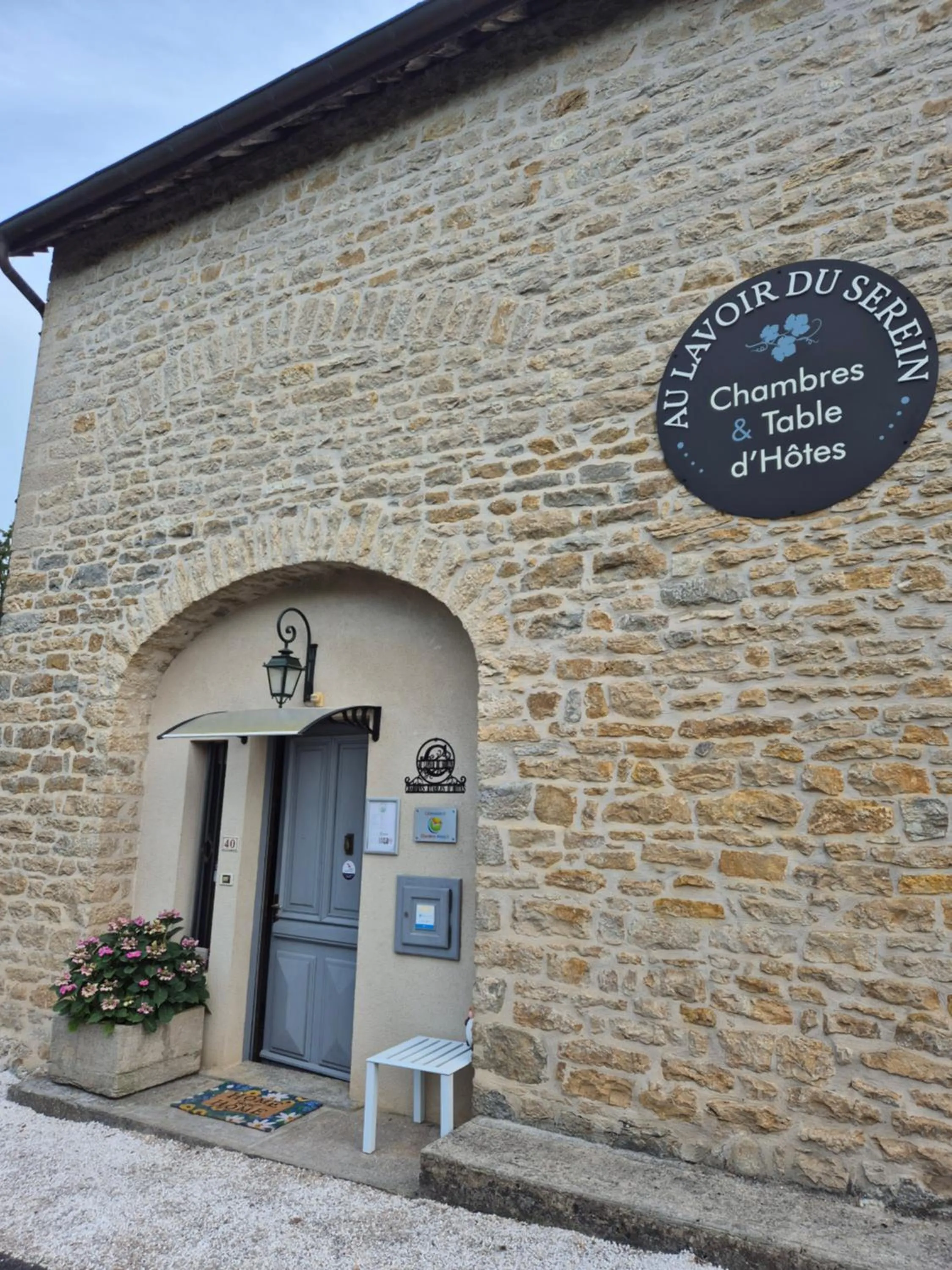 Property building in Au lavoir du Serein "L'Eventail"