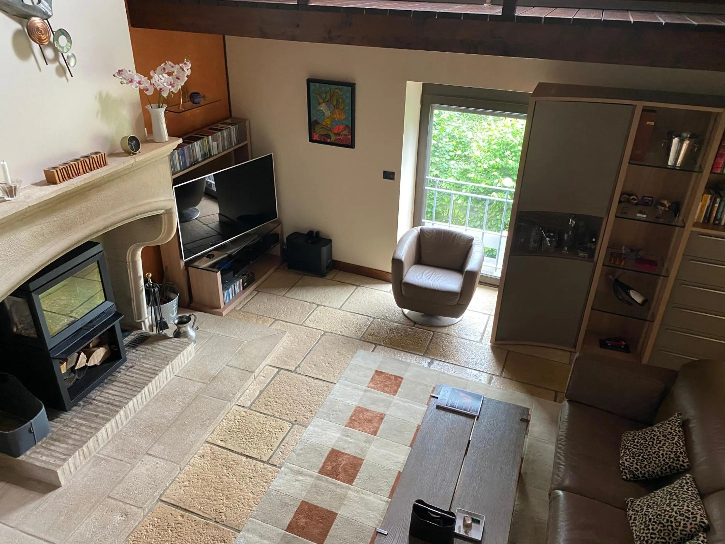 Communal lounge/ TV room in Au Lavoir du Serein "Les Lavandières"