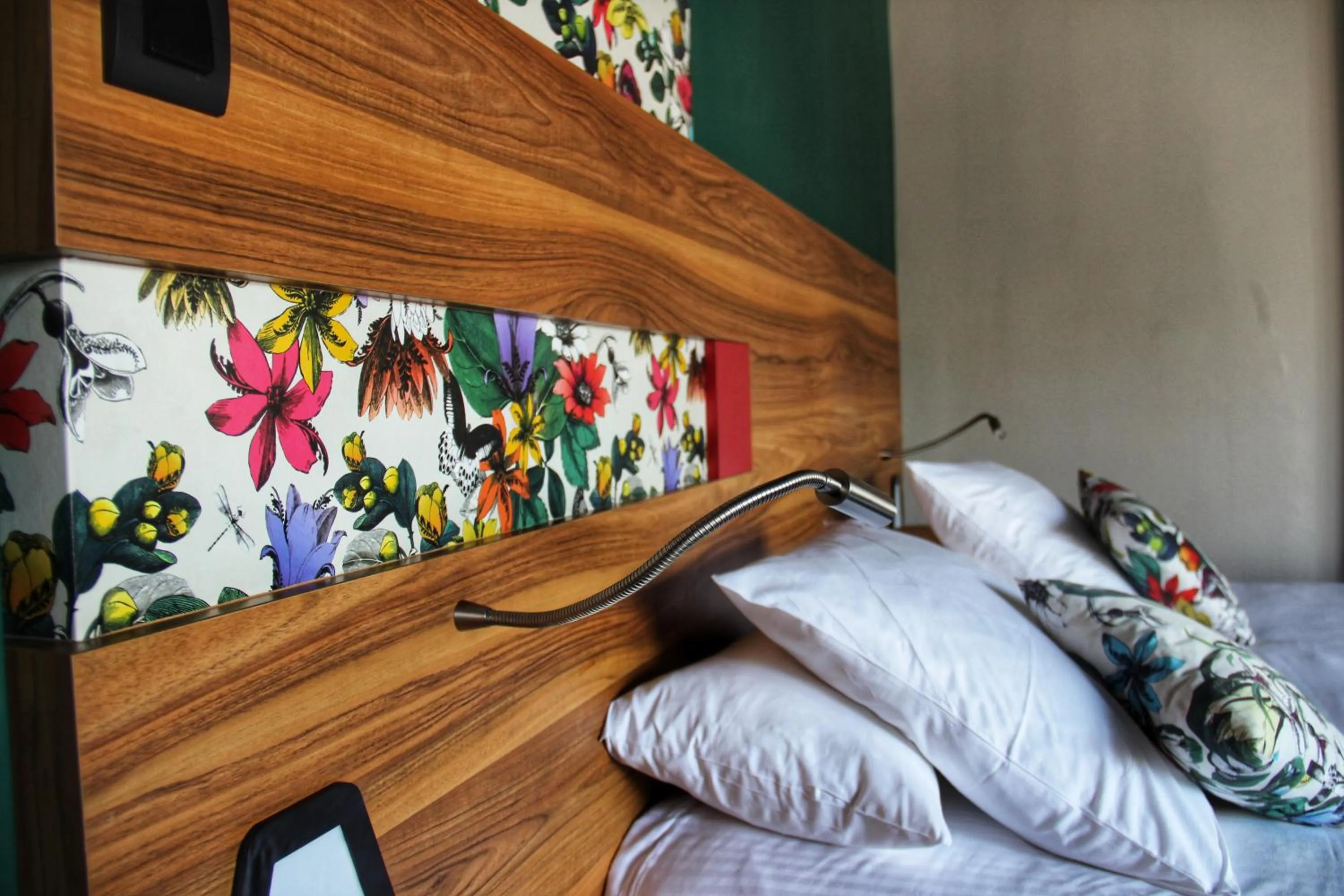 Decorative detail, Bed in Best Western Hotel De Paris