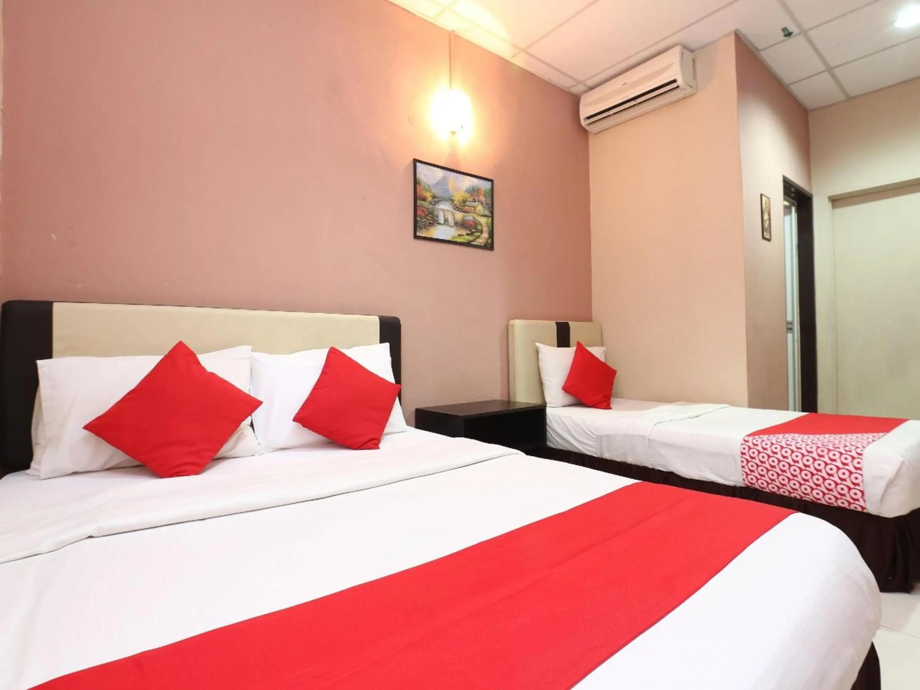 Bedroom, Bed in Hotel O Destiny Riverside Hotel