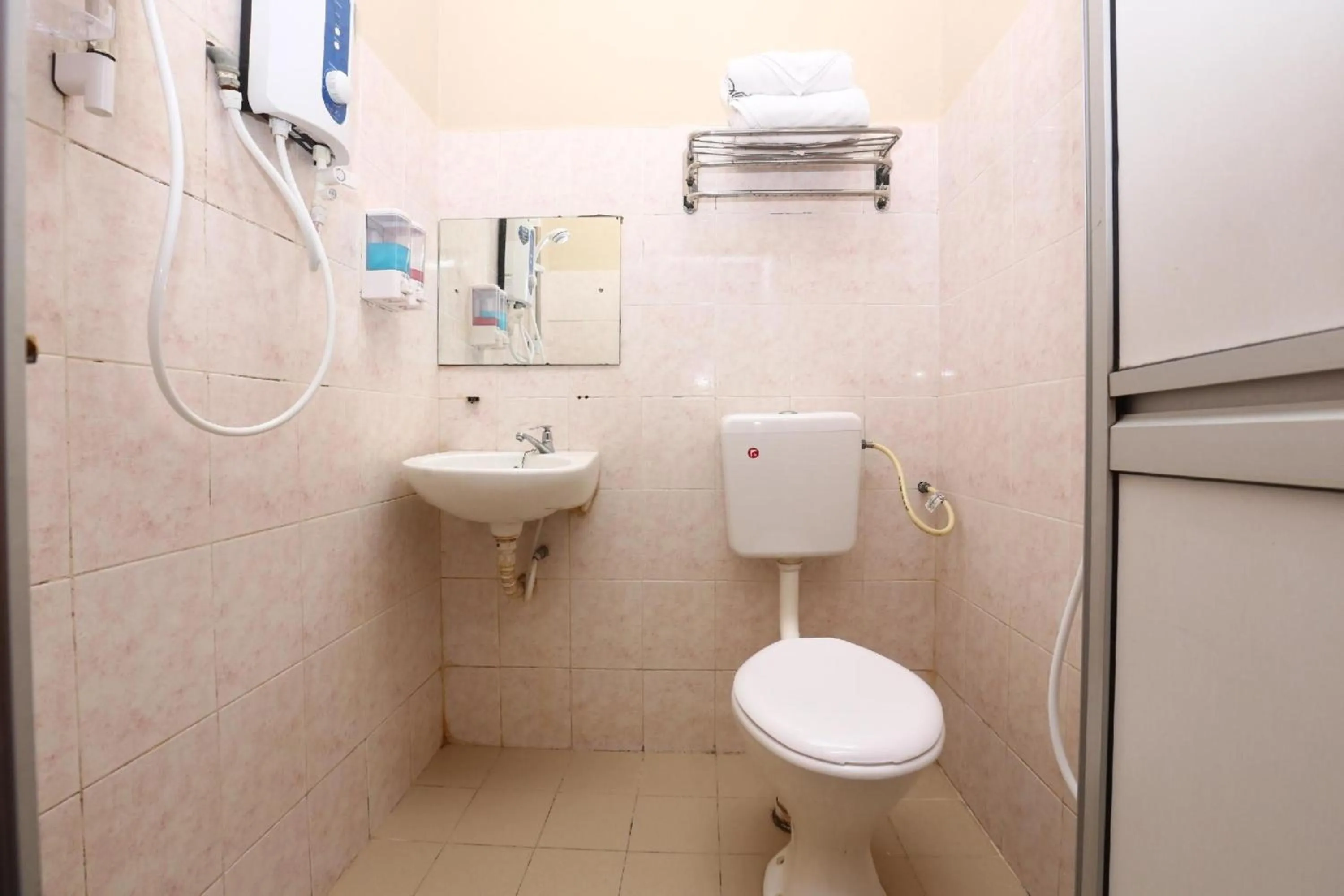 Bathroom in Hotel O Destiny Riverside Hotel