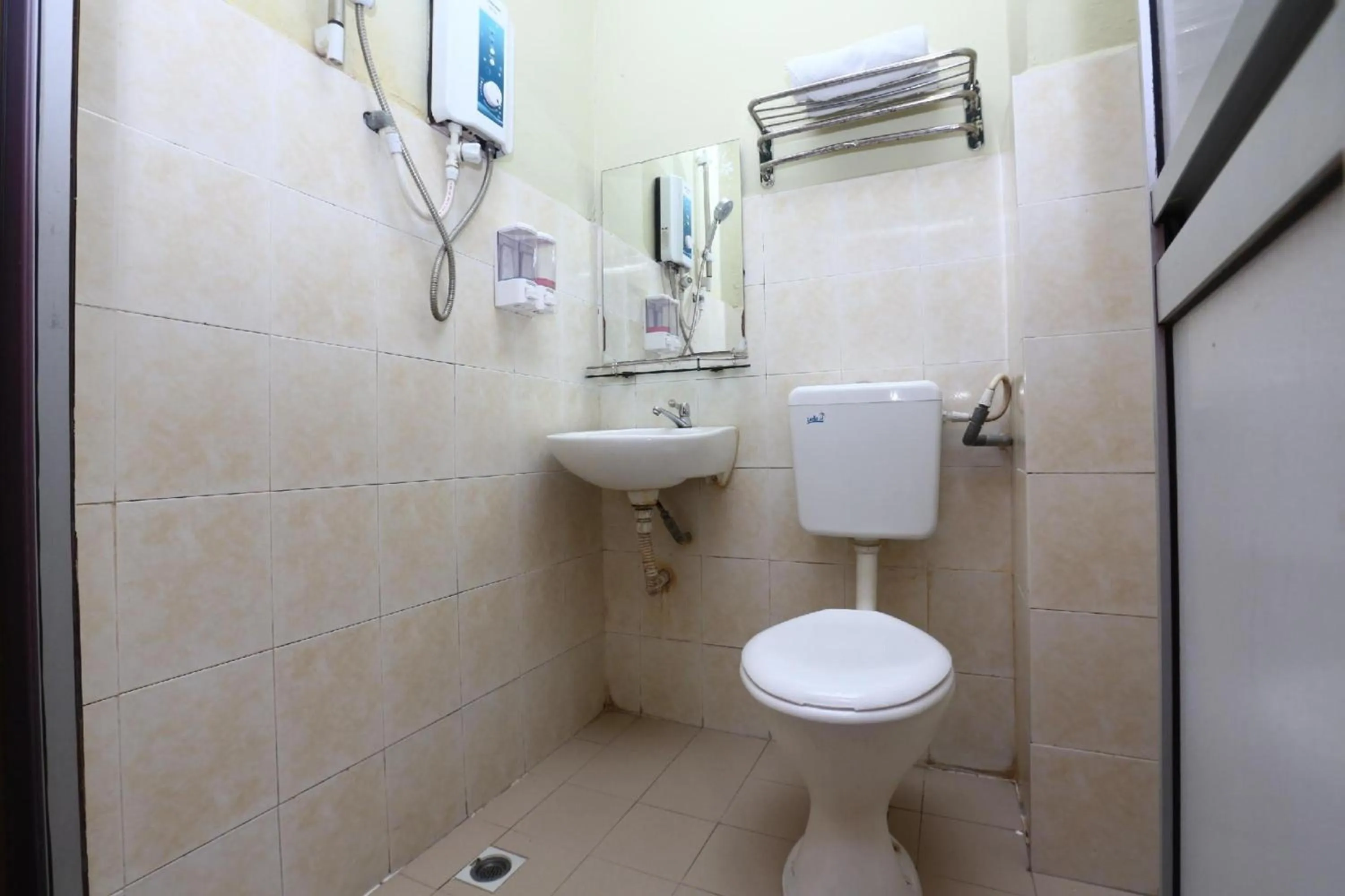 Bathroom in Hotel O Destiny Riverside Hotel