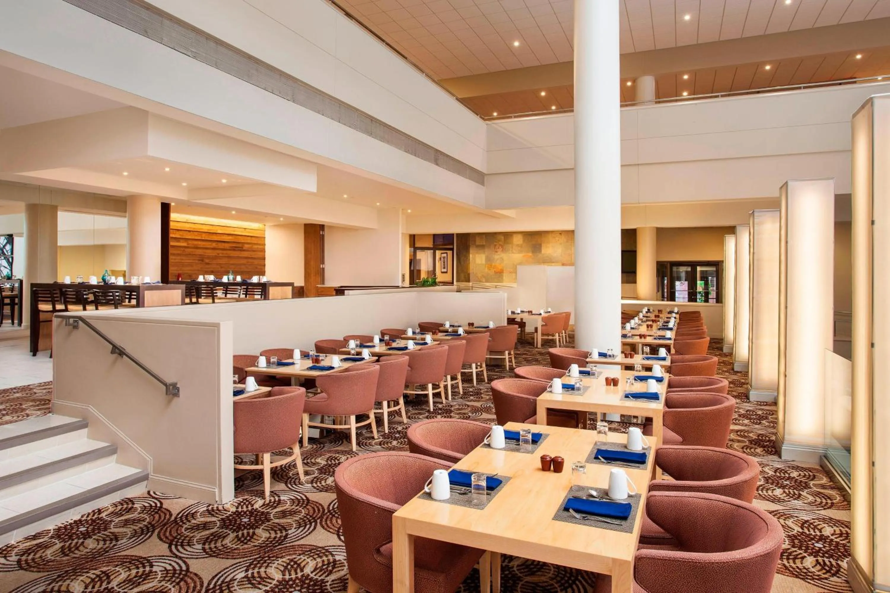 Restaurant/places to eat in Sheraton Philadelphia Downtown