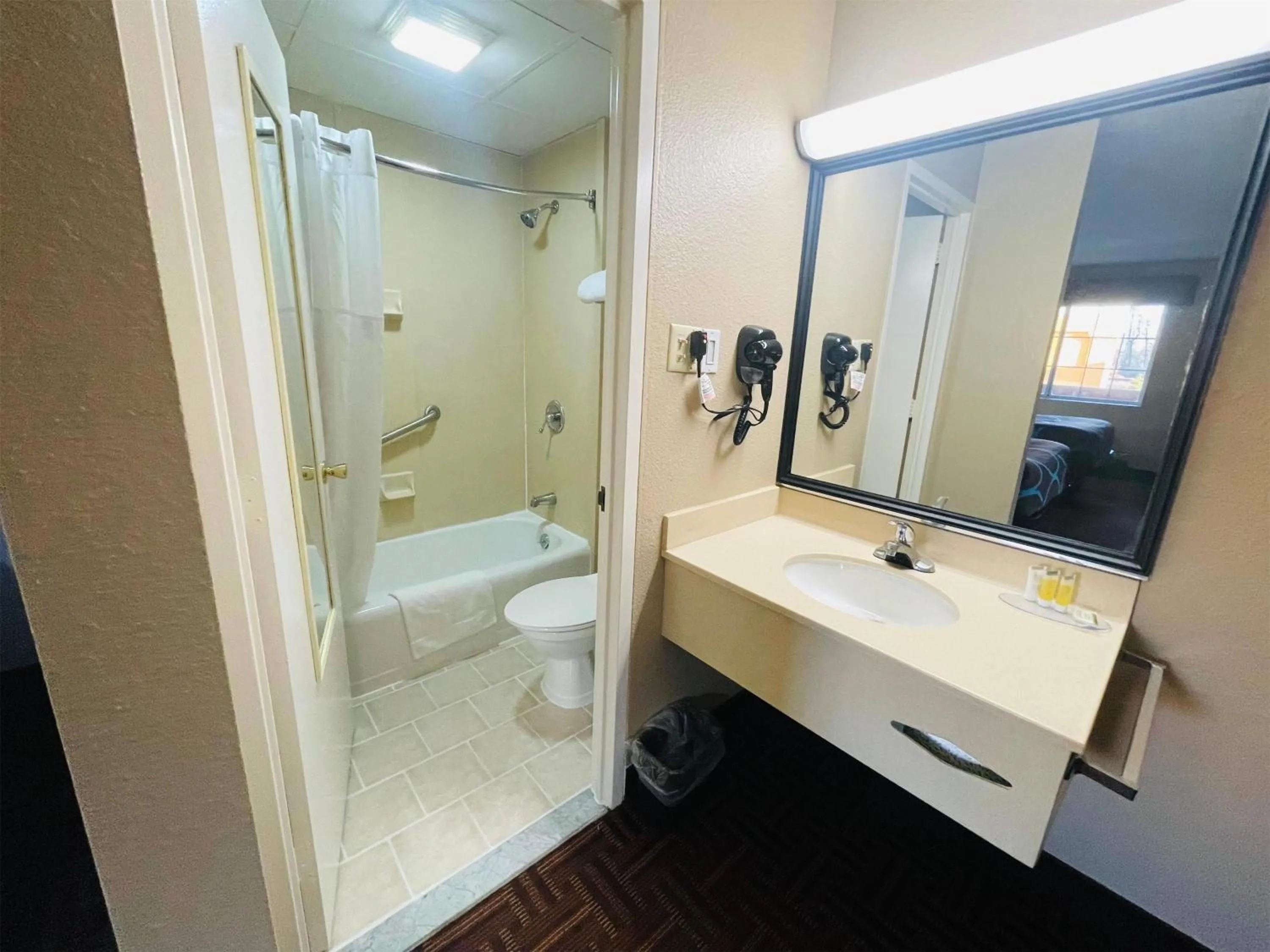 Bathroom in Super 8 by Wyndham Gloucester