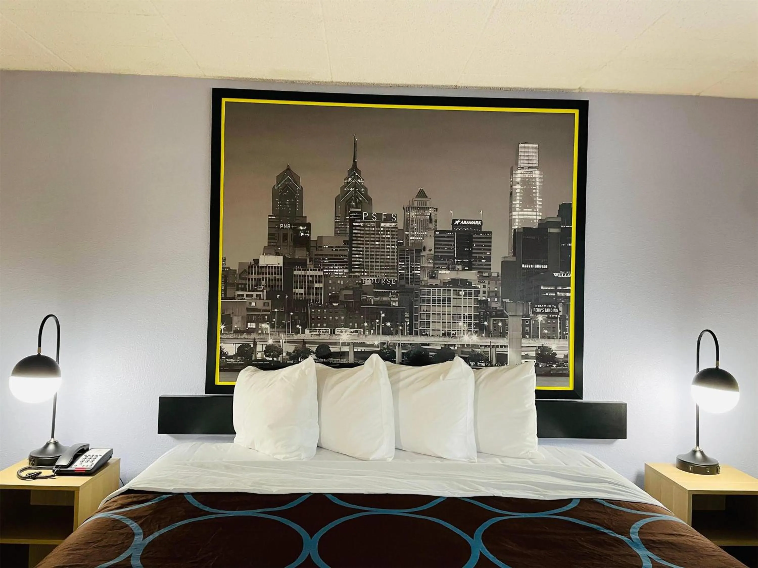 Photo of the whole room, Bed in Super 8 by Wyndham Gloucester