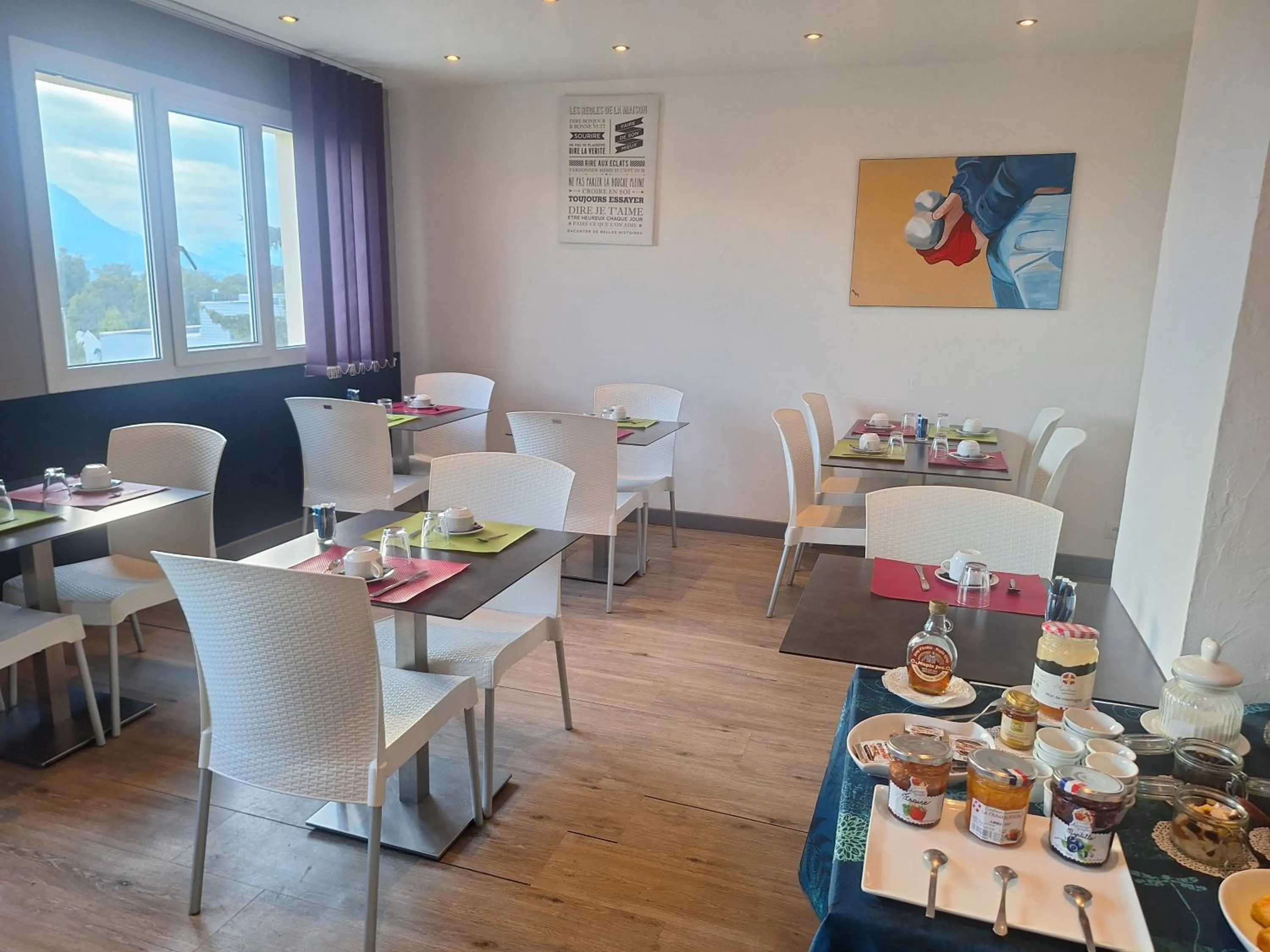 Restaurant/places to eat in Hotel le Foron