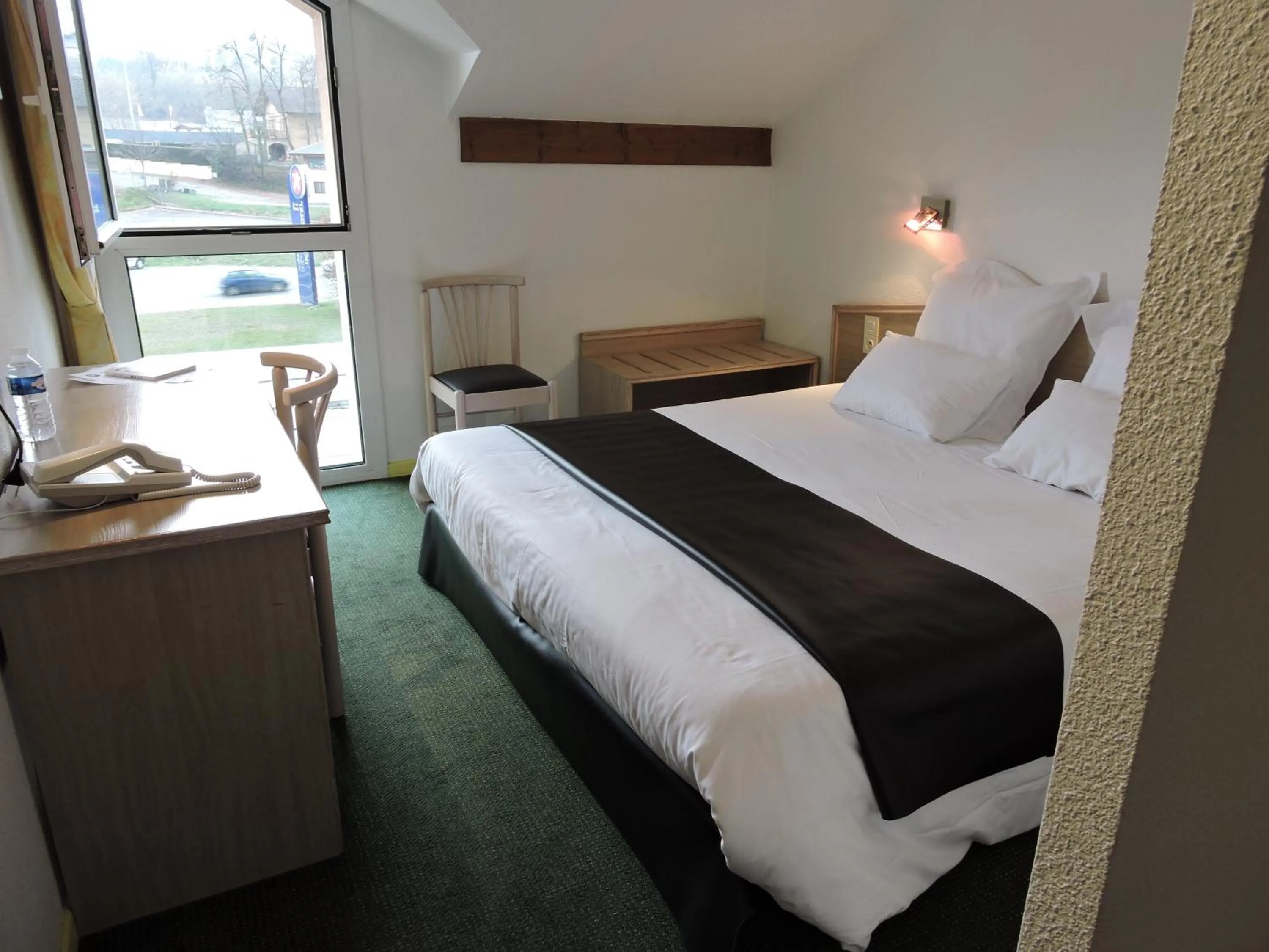 Bedroom, Bed in Hotel le Foron