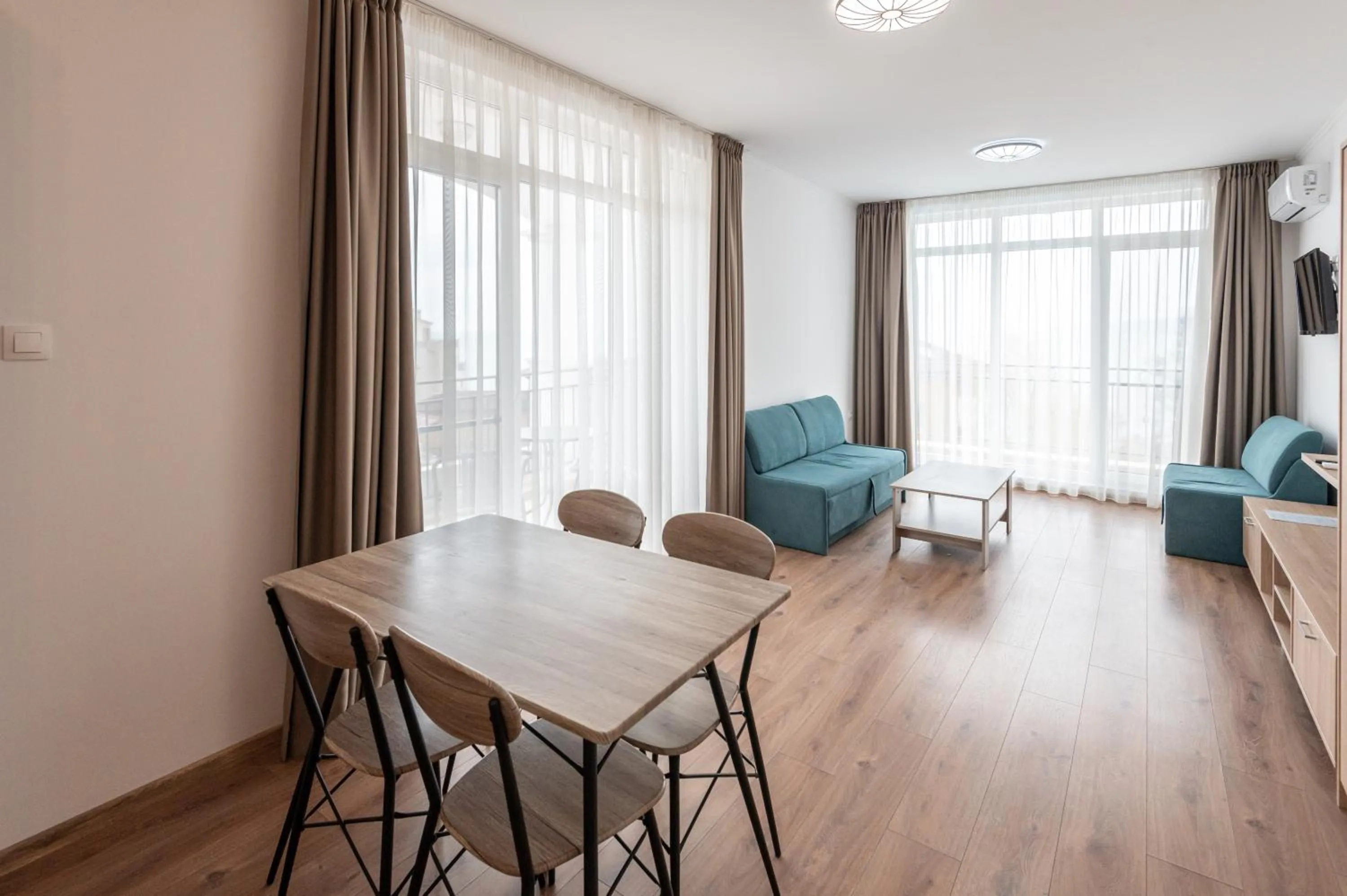 Living room in Hotel Samara with Relax area