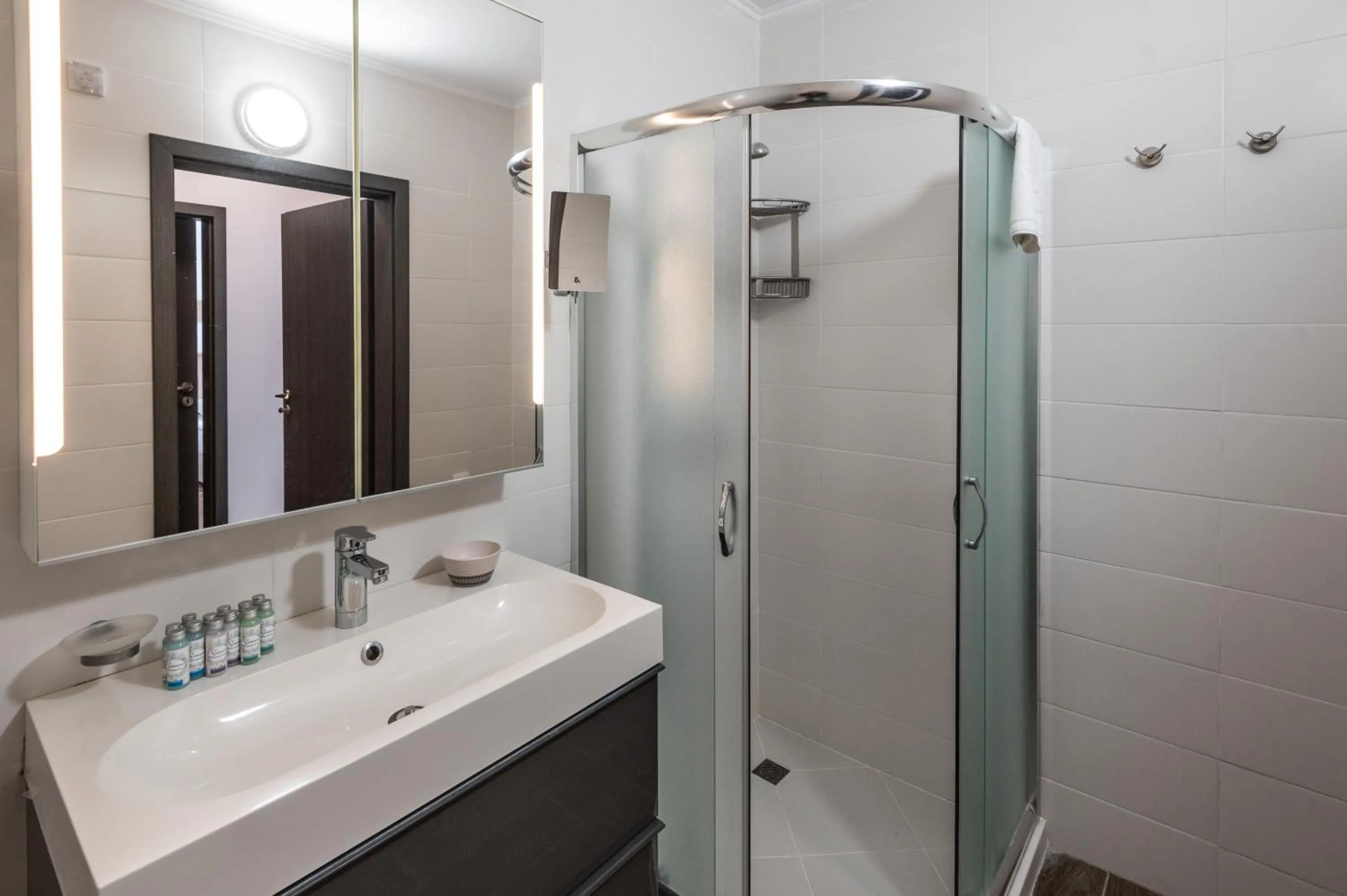 Shower in Hotel Samara with Relax area