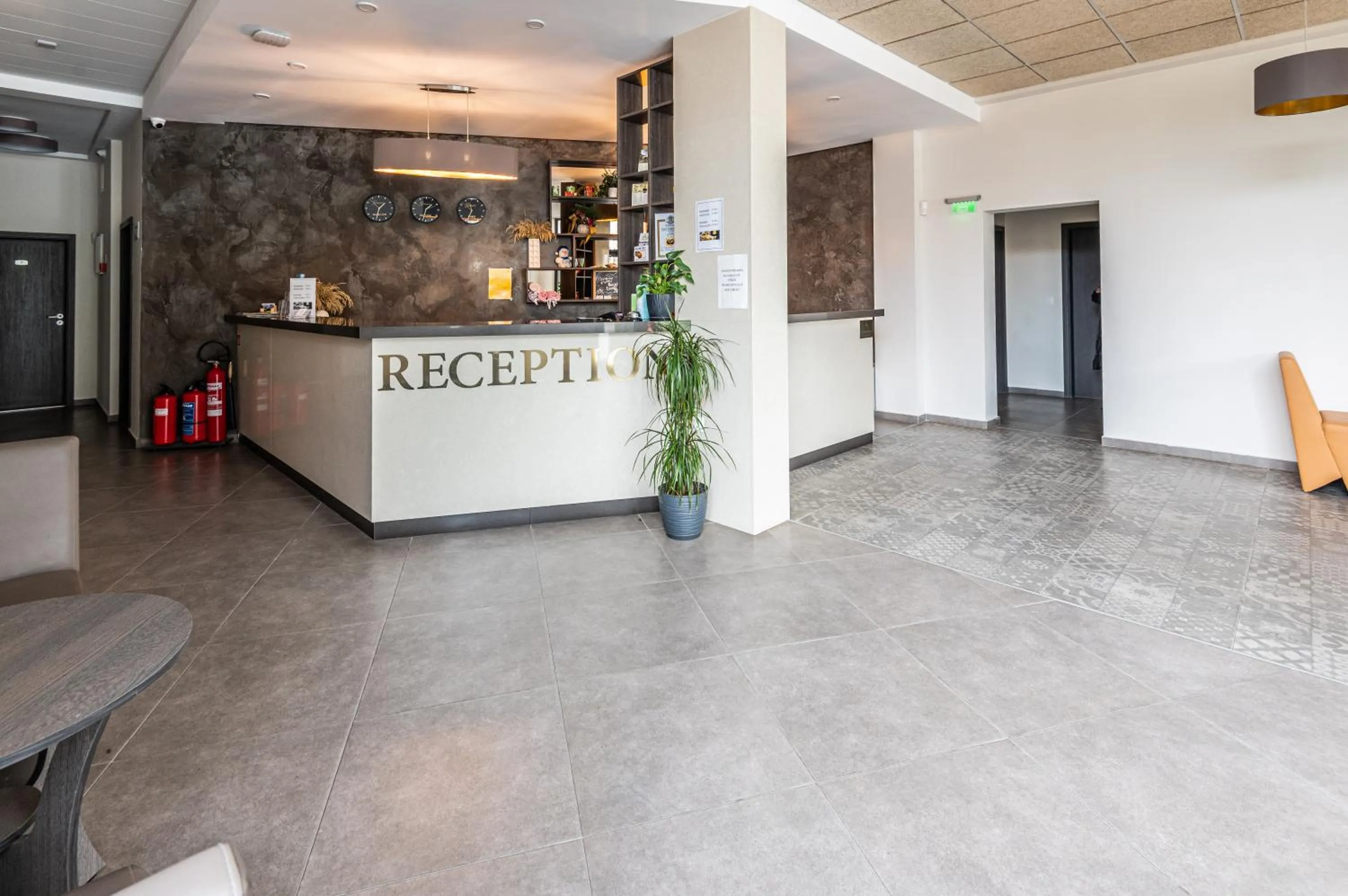 Lobby or reception in Hotel Samara with Relax area