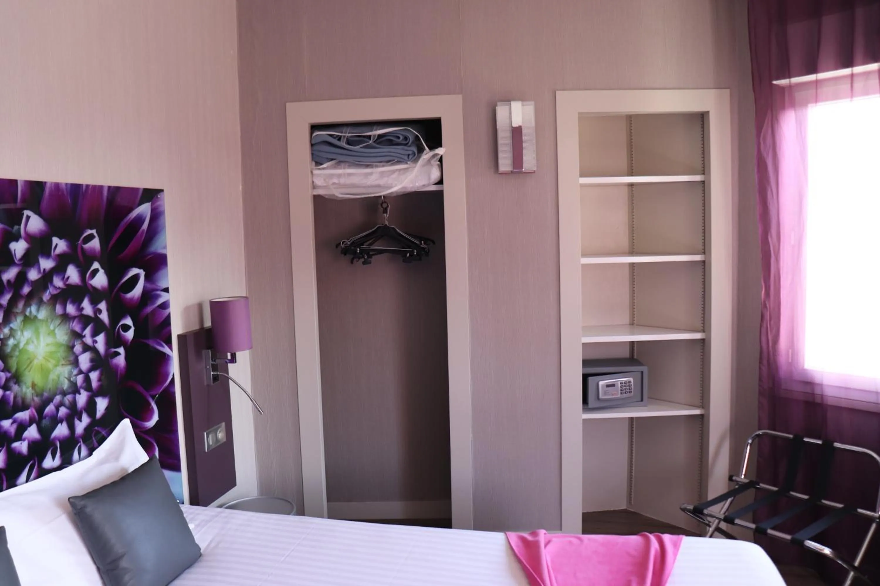 Bedroom in The Originals City - Hôtel Saint-Martial, Limoges Centre