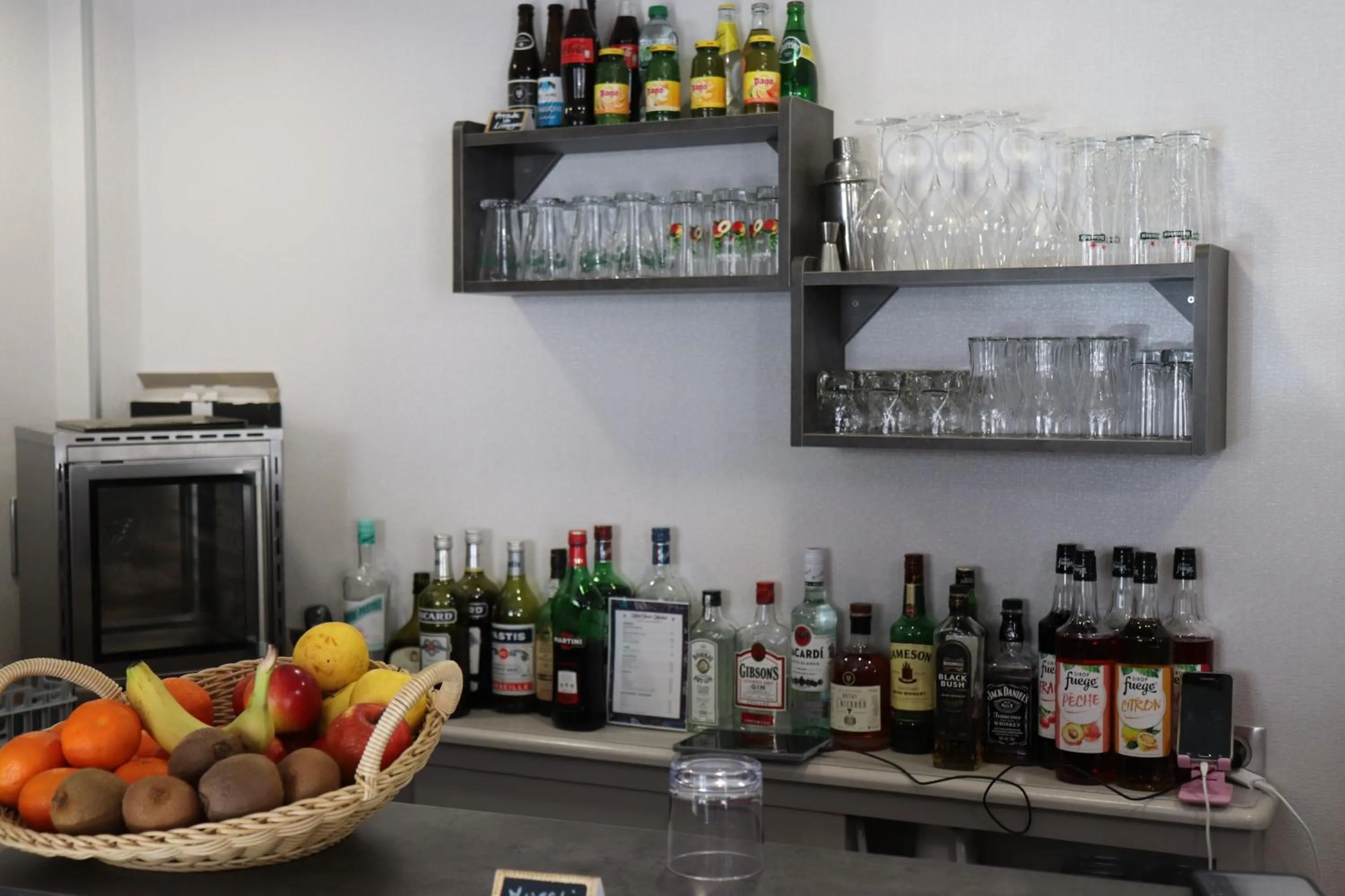 Lounge or bar in The Originals City - Hôtel Saint-Martial, Limoges Centre