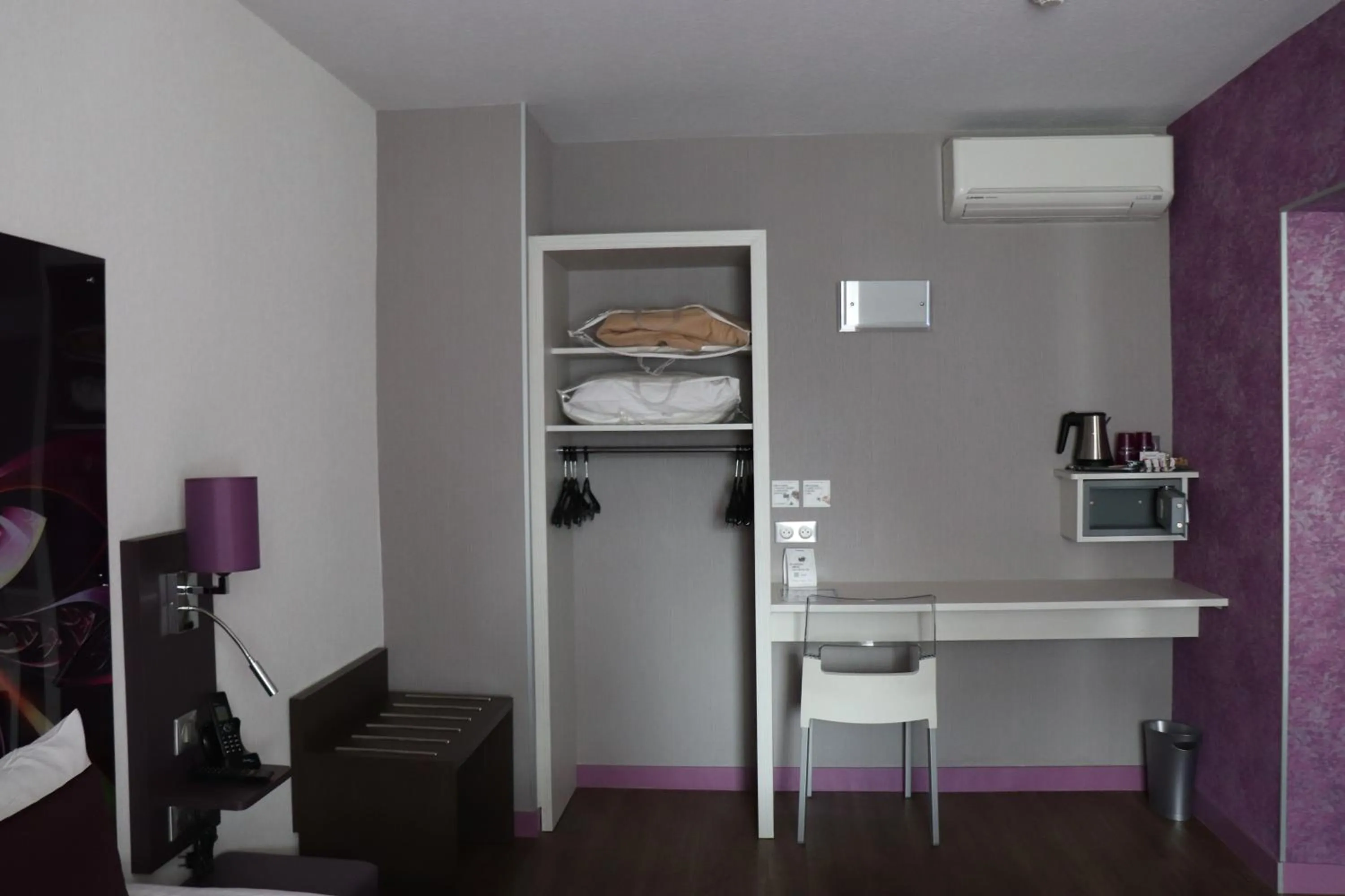 Coffee/tea facilities in The Originals City - Hôtel Saint-Martial, Limoges Centre