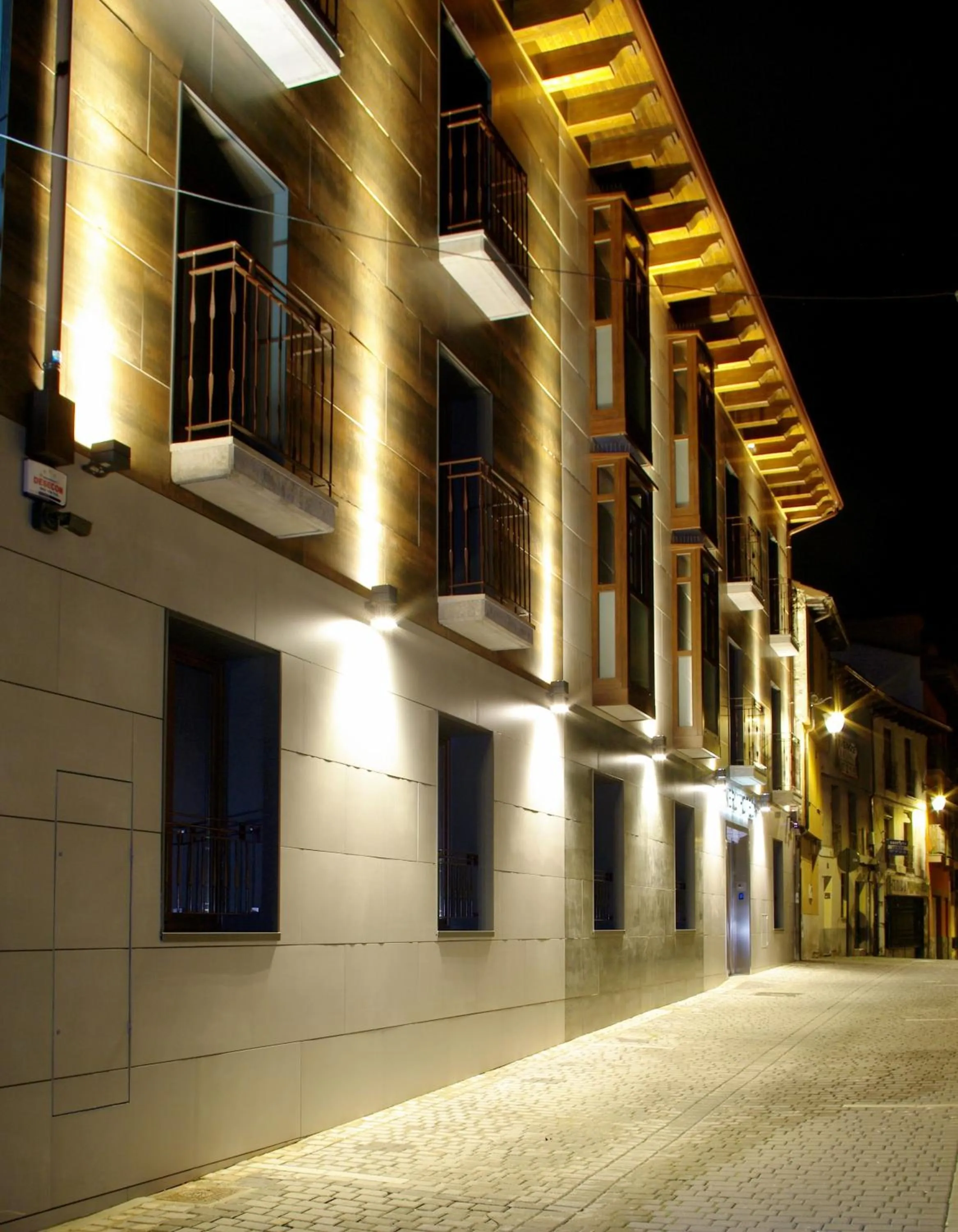 Property building in Hotel NERU con Encanto