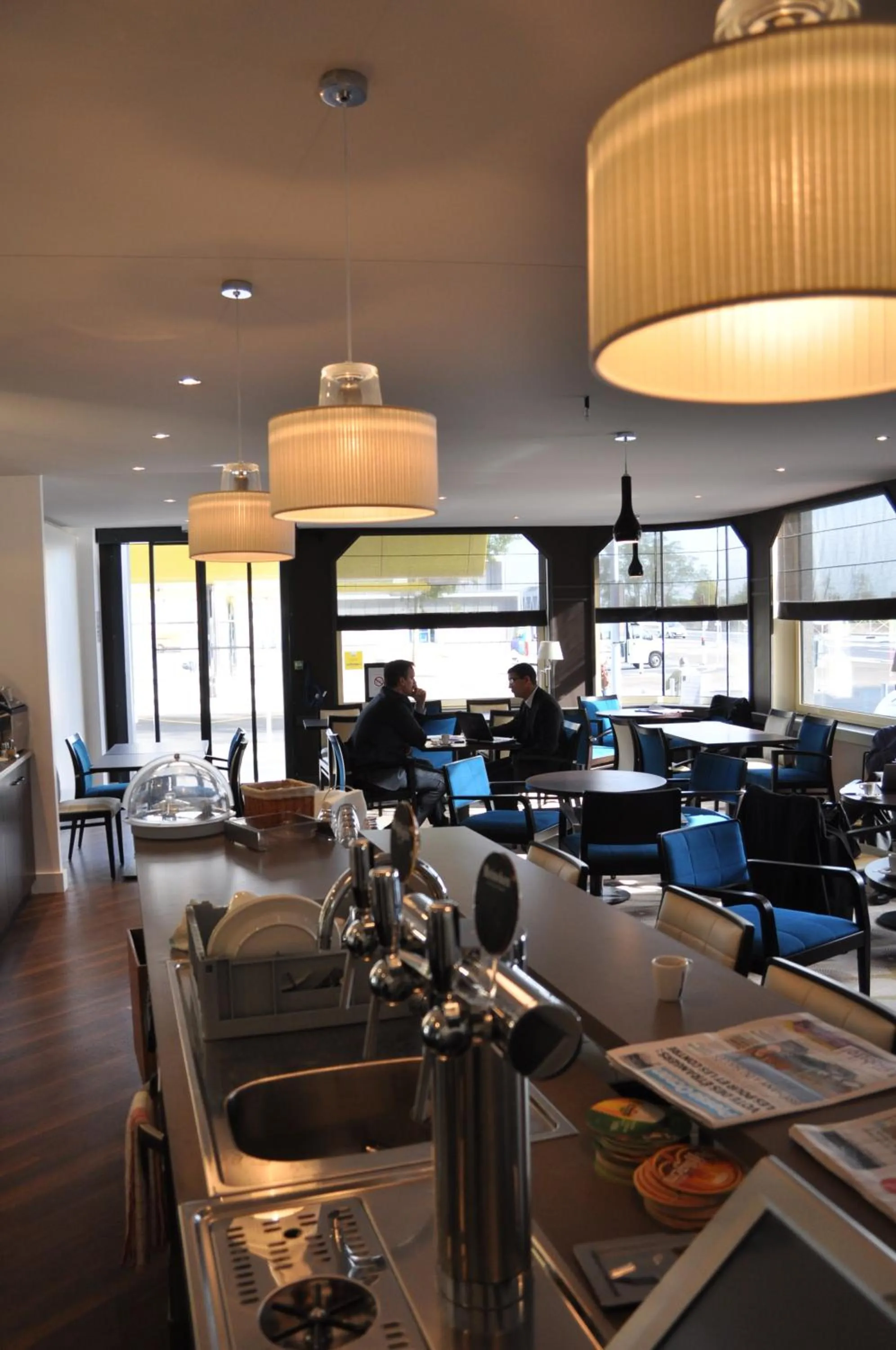 Lounge or bar in Hotel Le Berry Saint-Nazaire