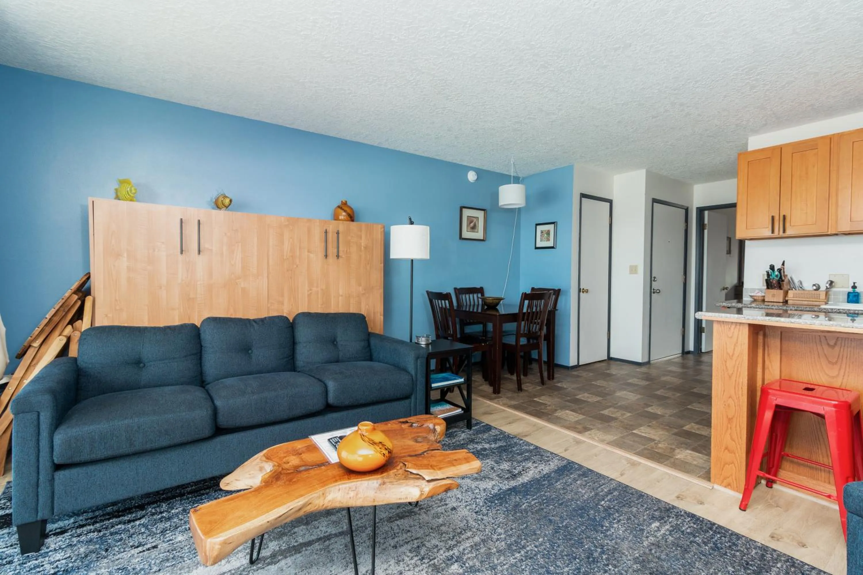 Seating area in Ocean Terrace Condominiums