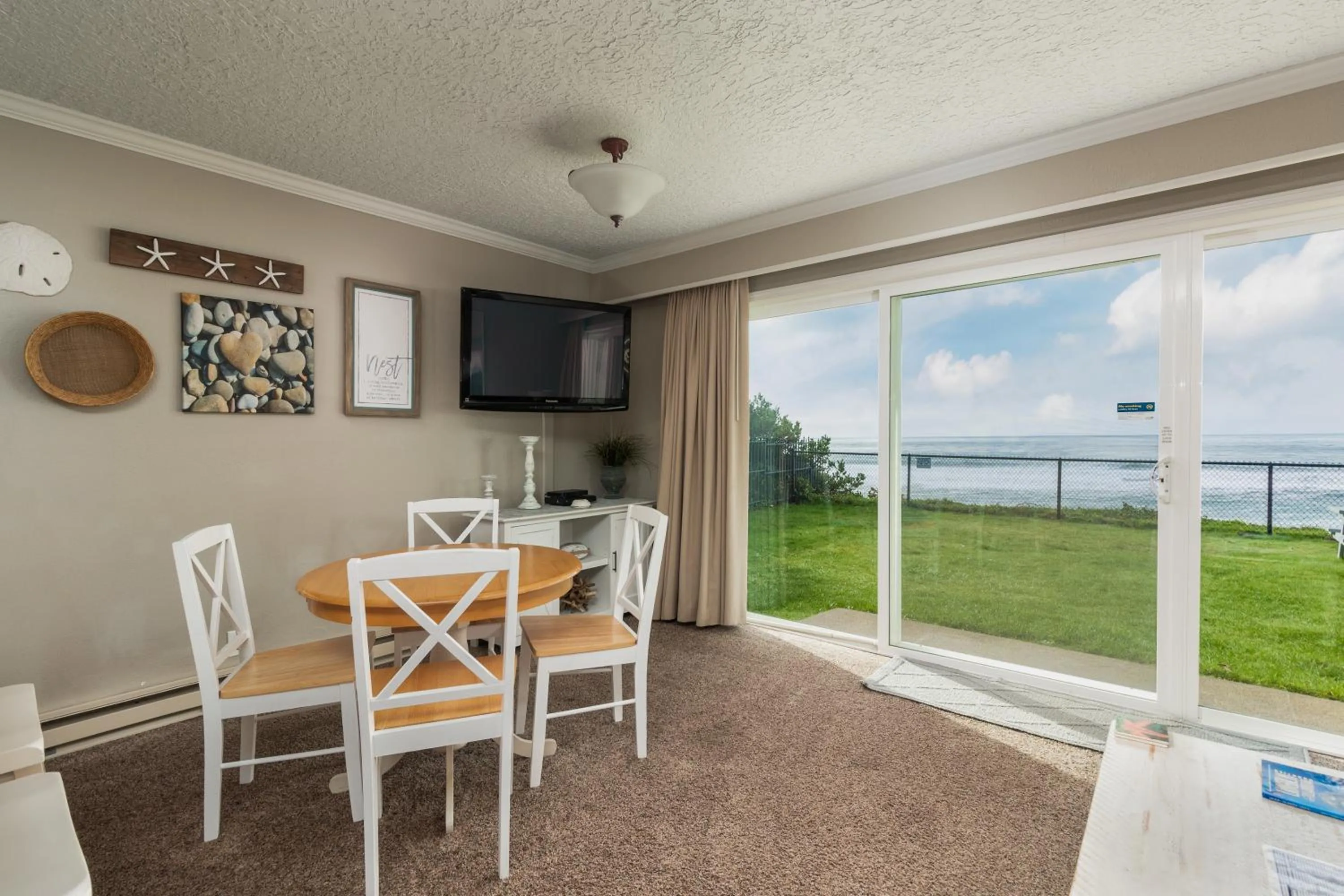 Living room in Ocean Terrace Condominiums